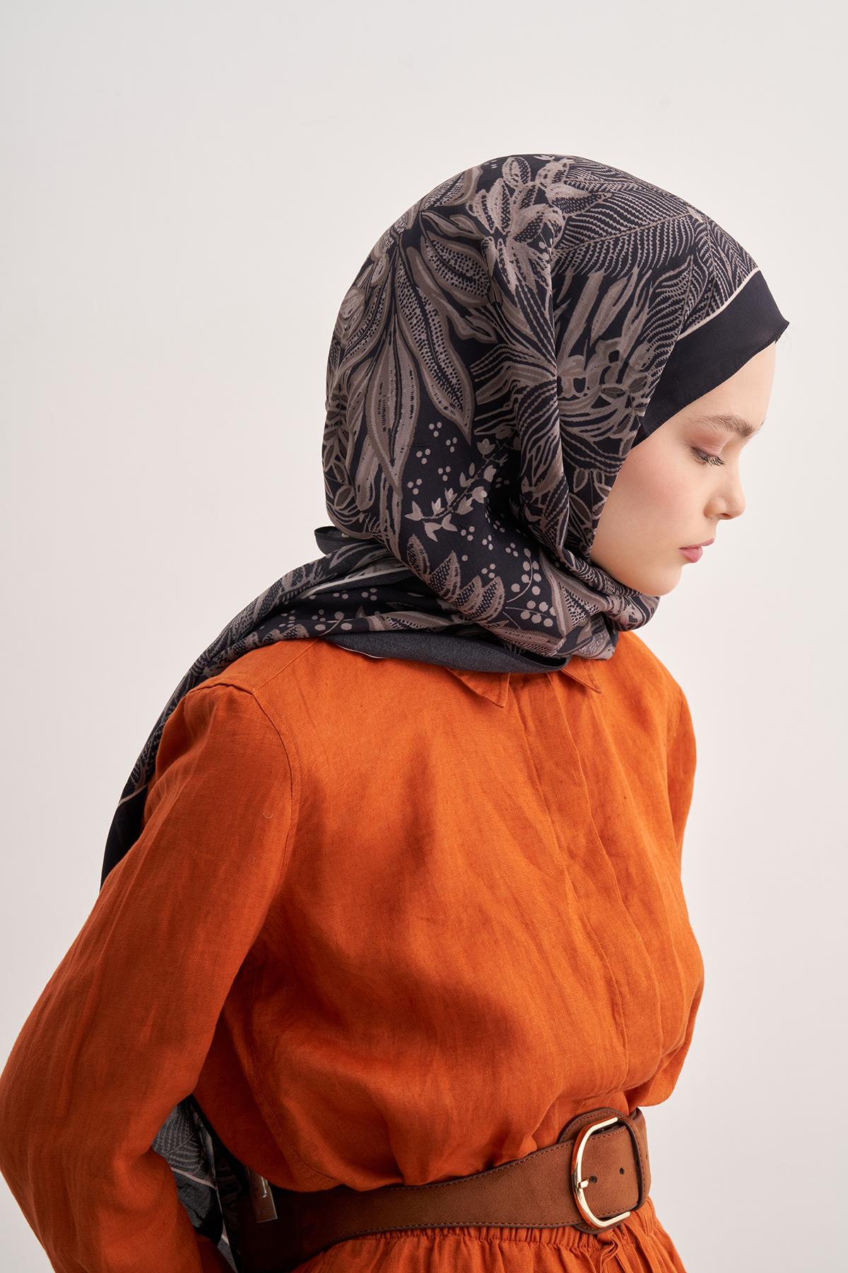 Lily Siyah Vela Floş Şal