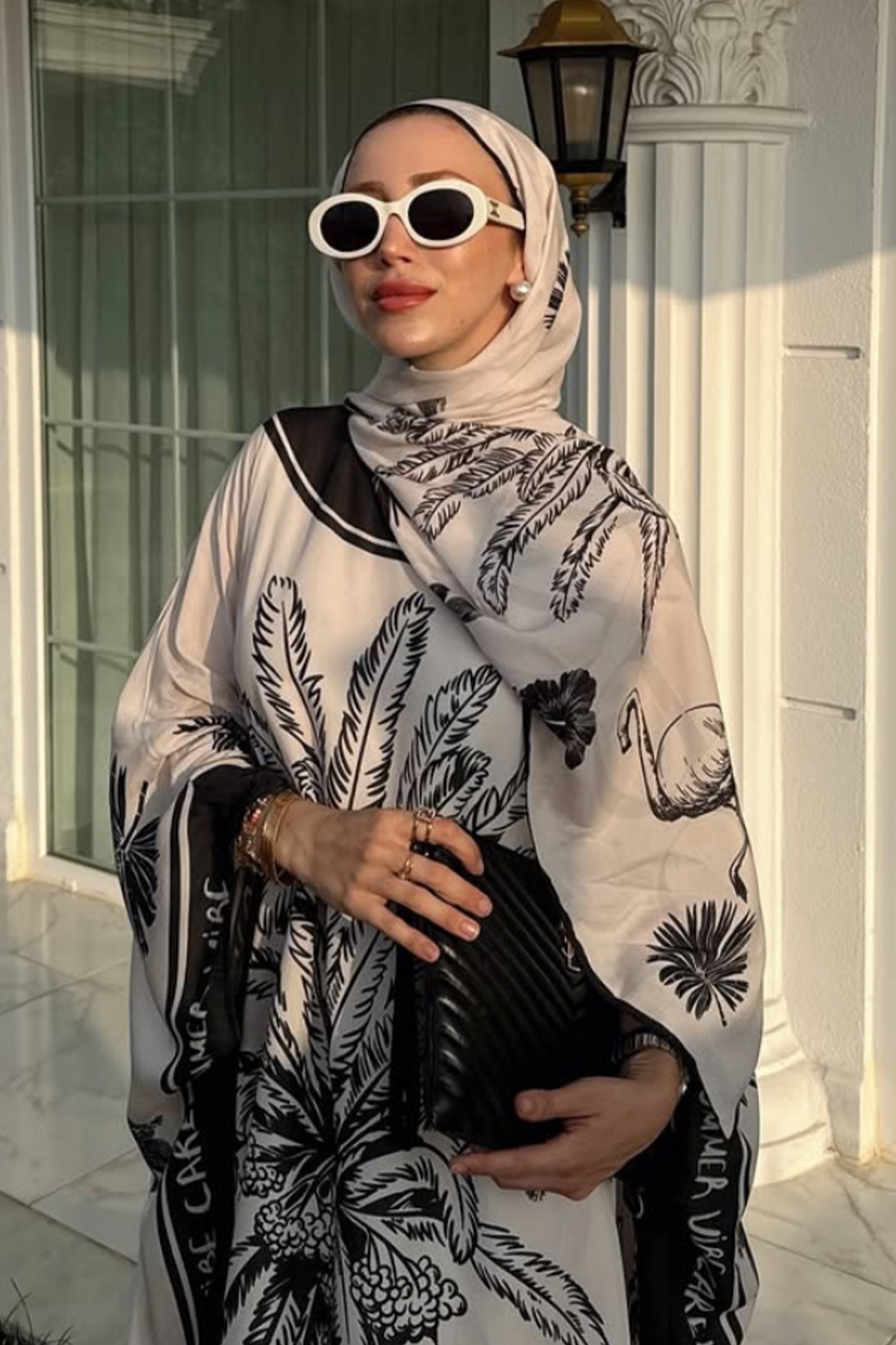 Seda Aydının Tercihi Noir Çiçekli Monogram Floş Şal Krem