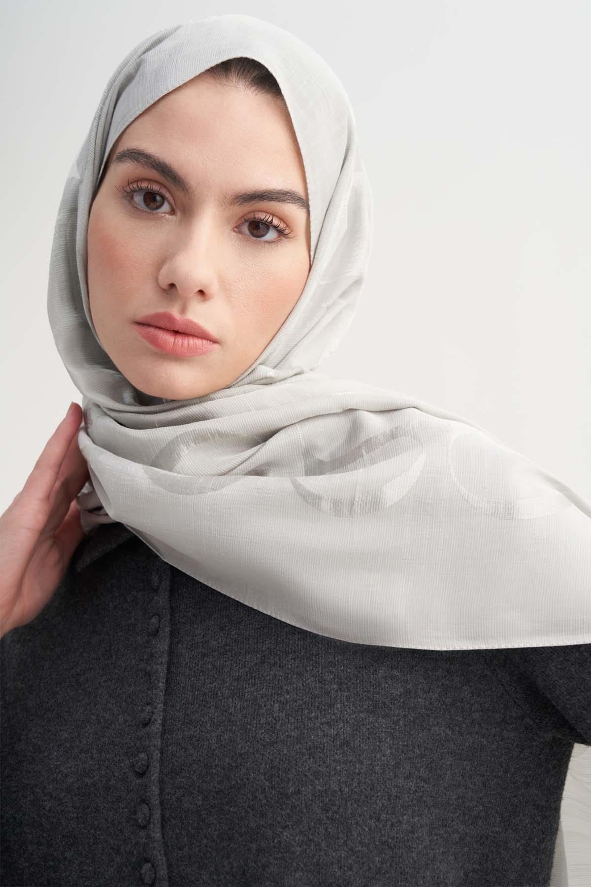 Monogram Desen Rina Floş Jakar Şal Gümüş