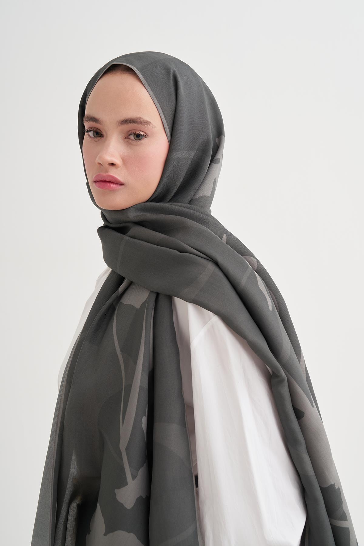 Vera Monogram Floş Şal Koyu Gri