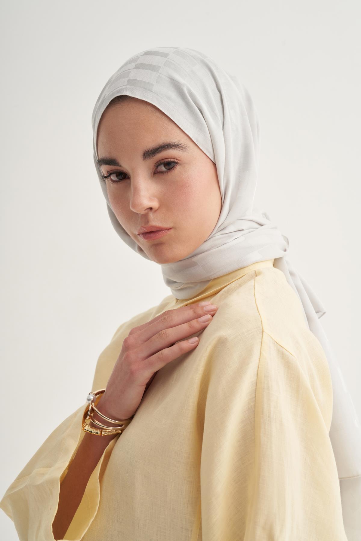 Küpçizgi Jakar İtalyan İpekli Şal Gümüş