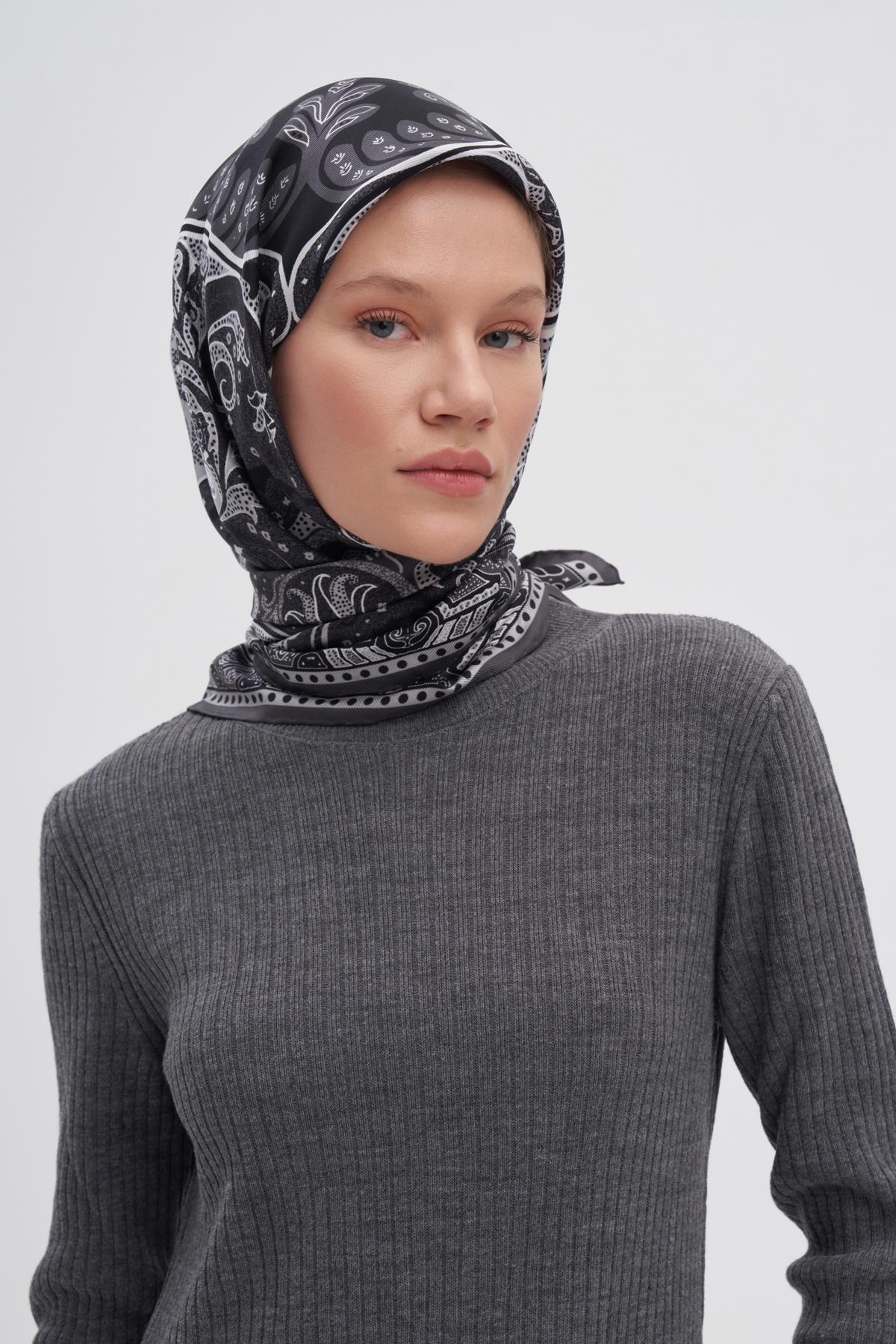 Emera Siyah Mulbary İpek Eşarp