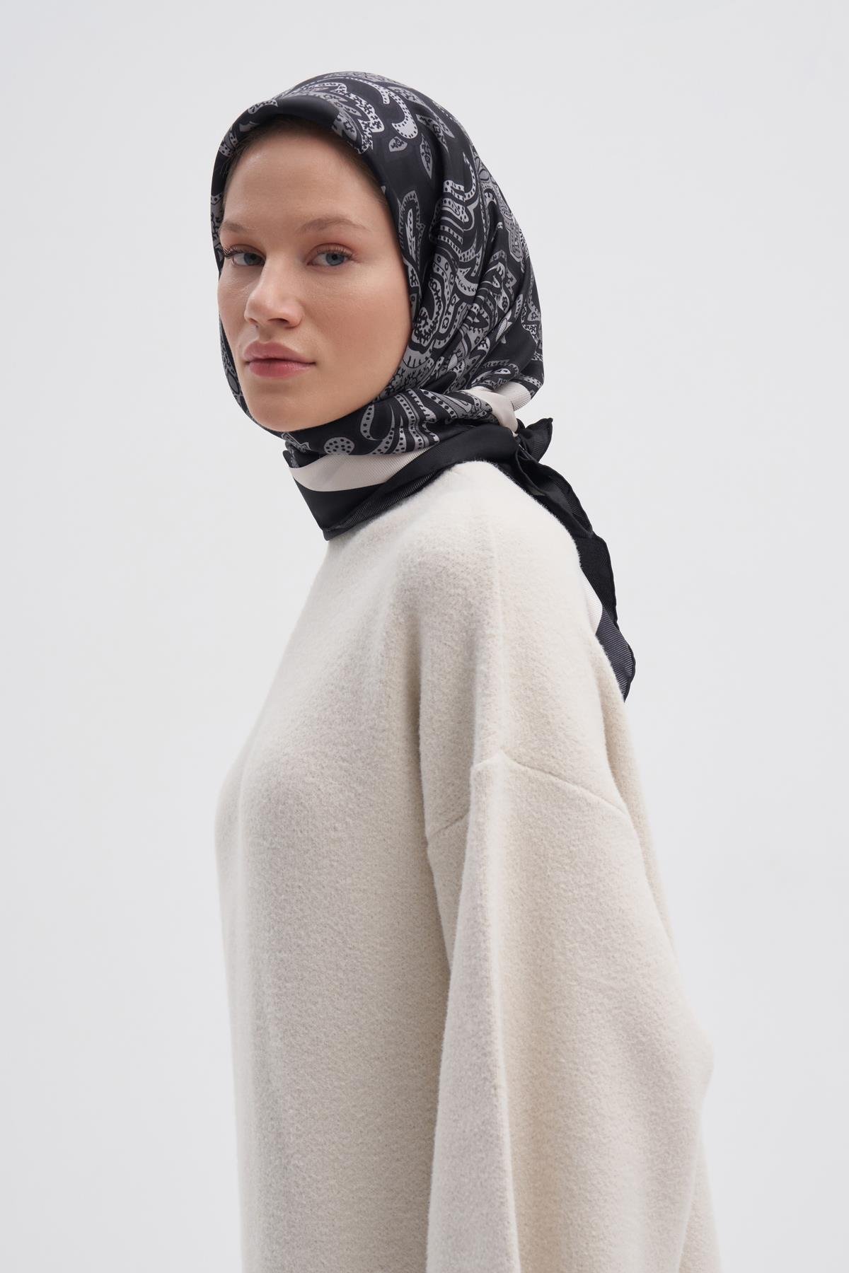 Etnic Siyah Mulbary İpek Eşarp