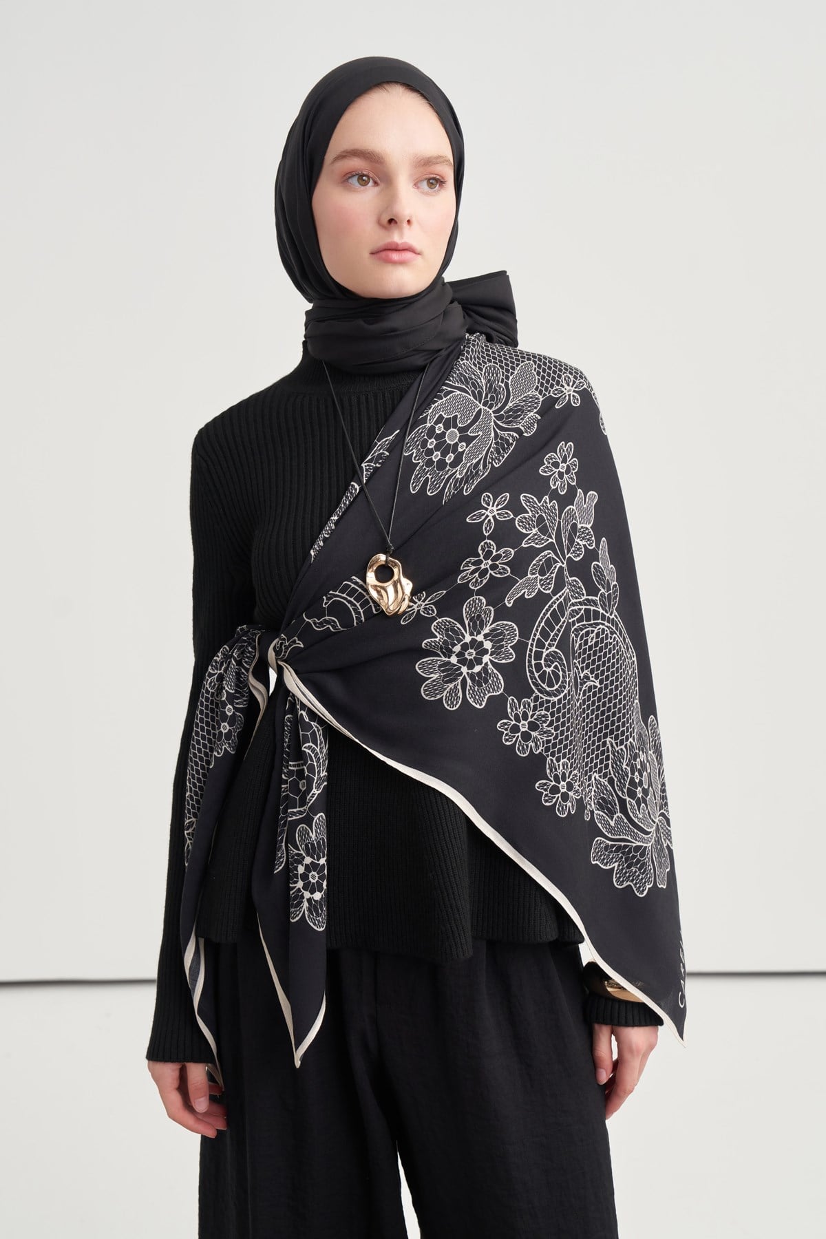 Lace Desen Norena Yünlü Omuz Şalı Siyah
