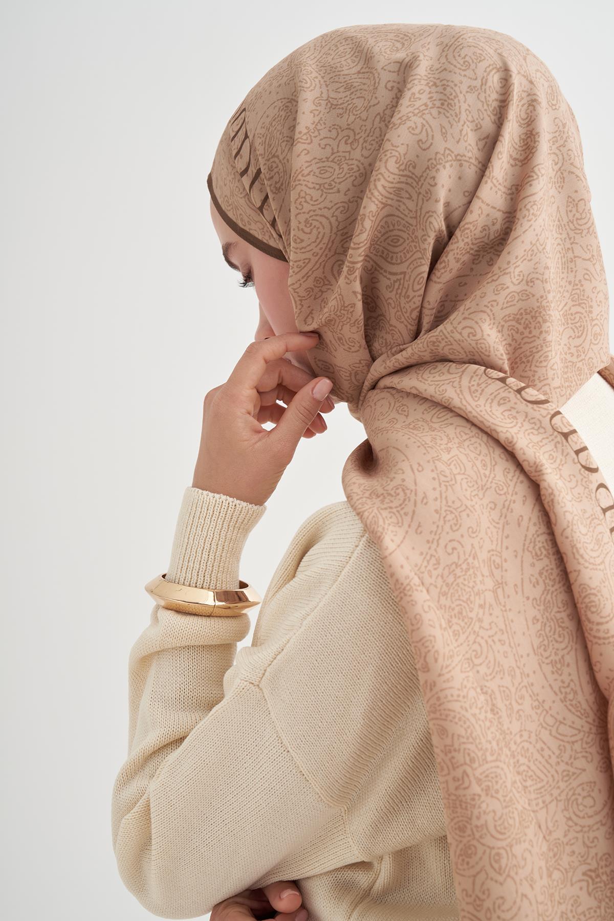 Elenora Monogram Floş Şal Sütlü Kahve