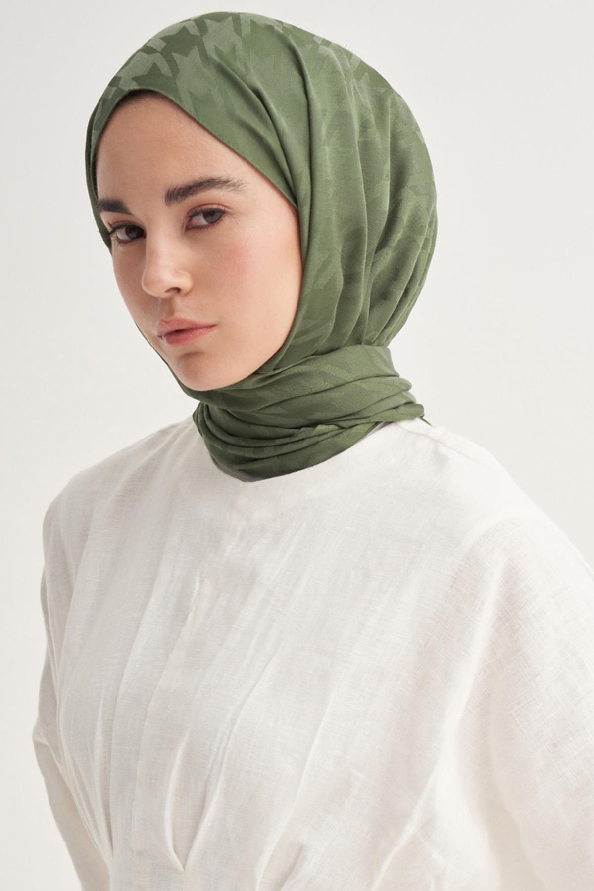 Kazayağı Jakar İtalyan İpekli Şal Orman Yeşili