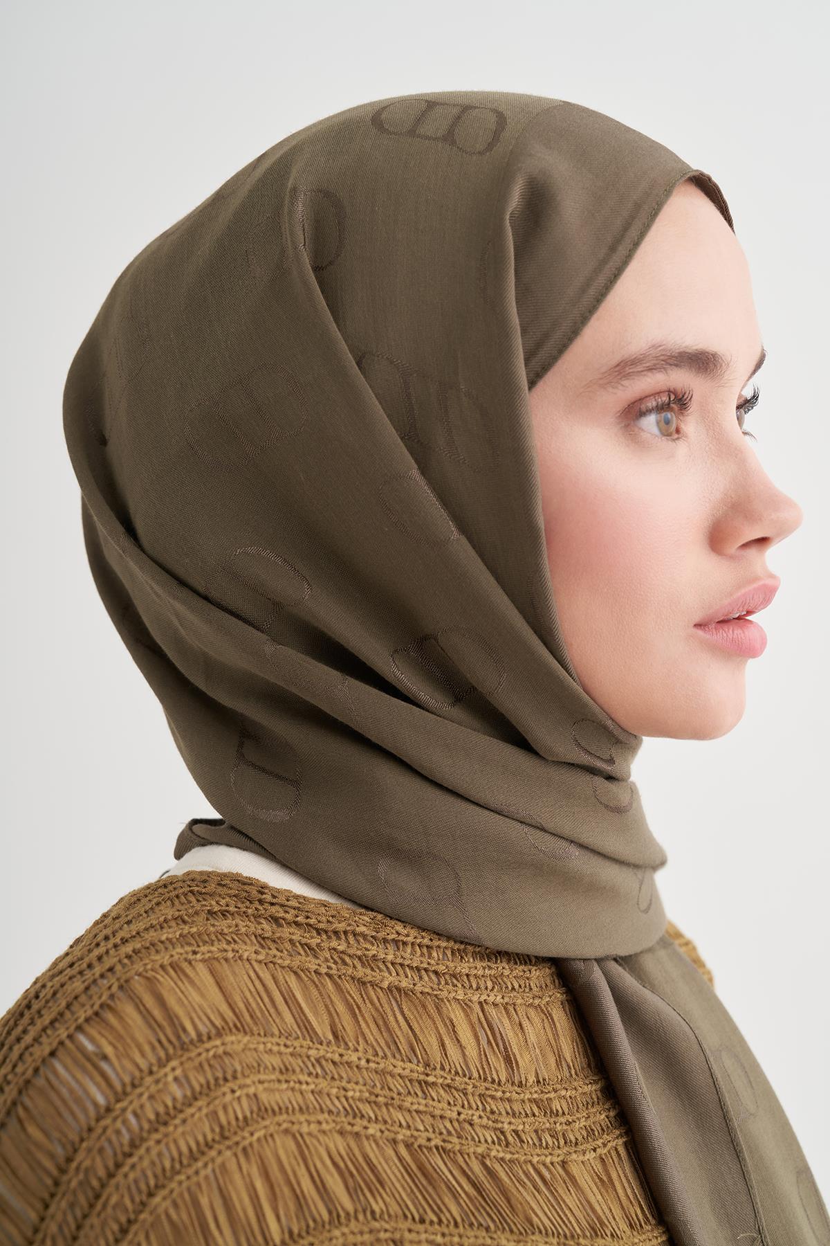 Monogram Desen Liora Pamuk Şal Zeytin Yeşili