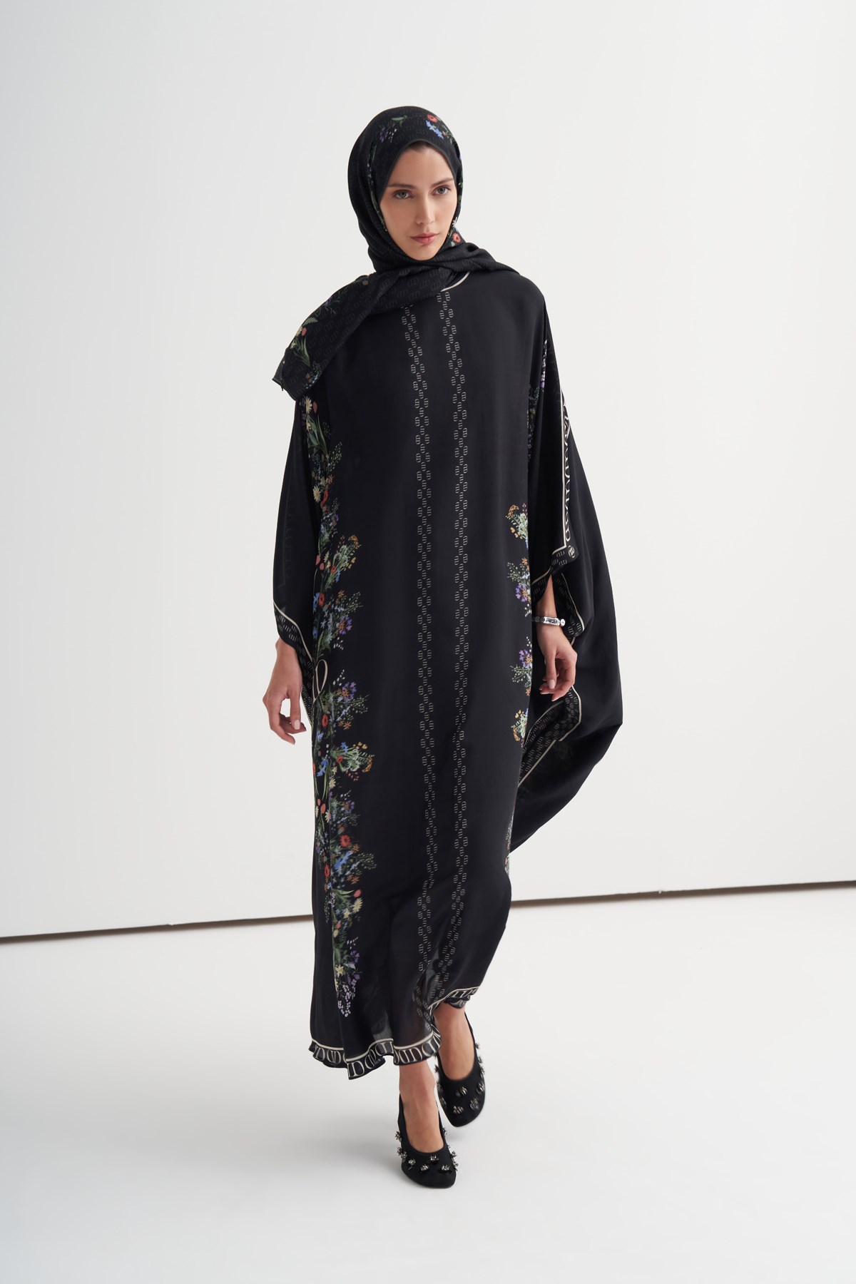 Buket Monogram Floş Kaftan Siyah