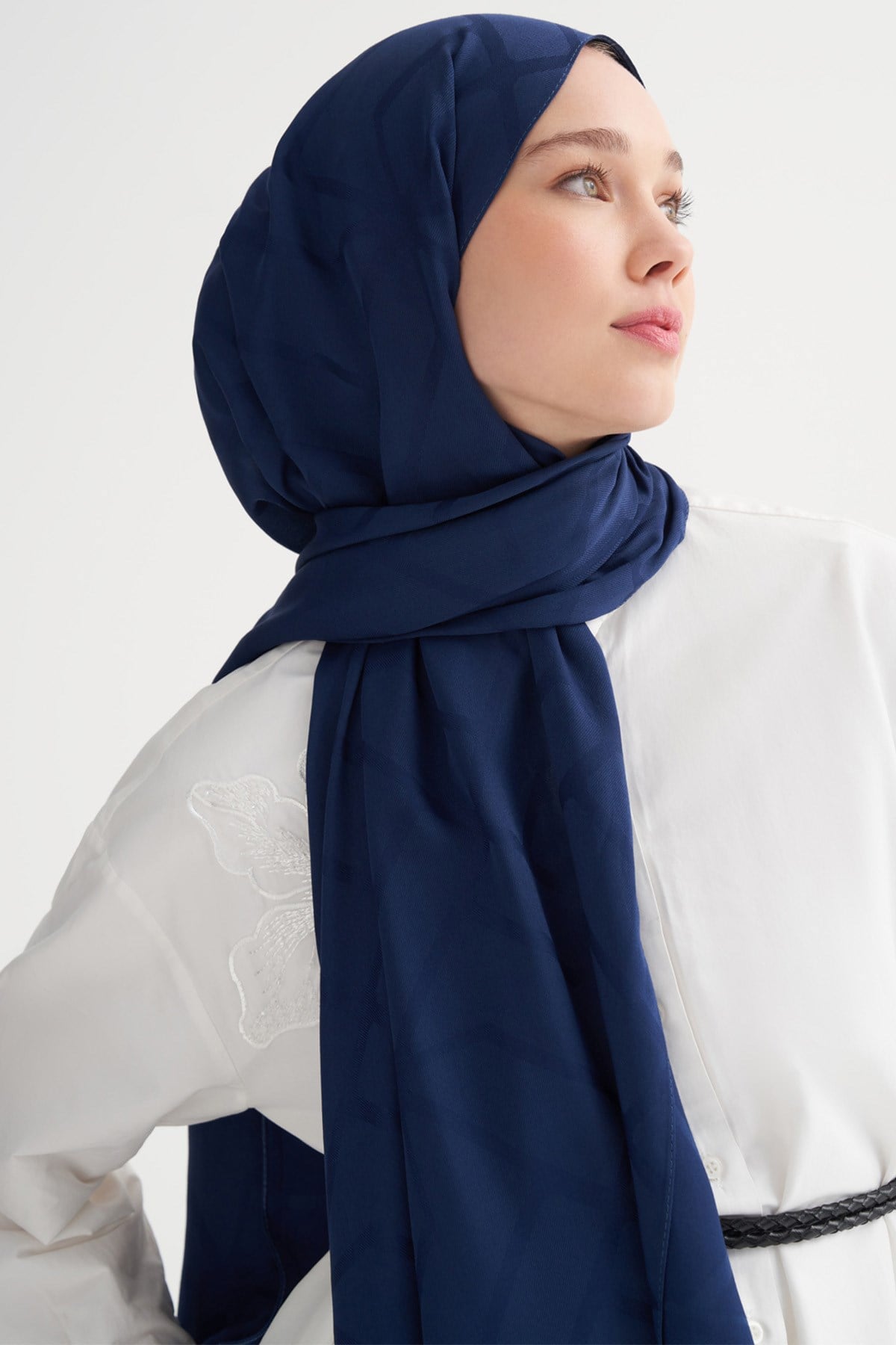 Vence Çift Taraflı Geometrik Desen İpek Şal İndigo