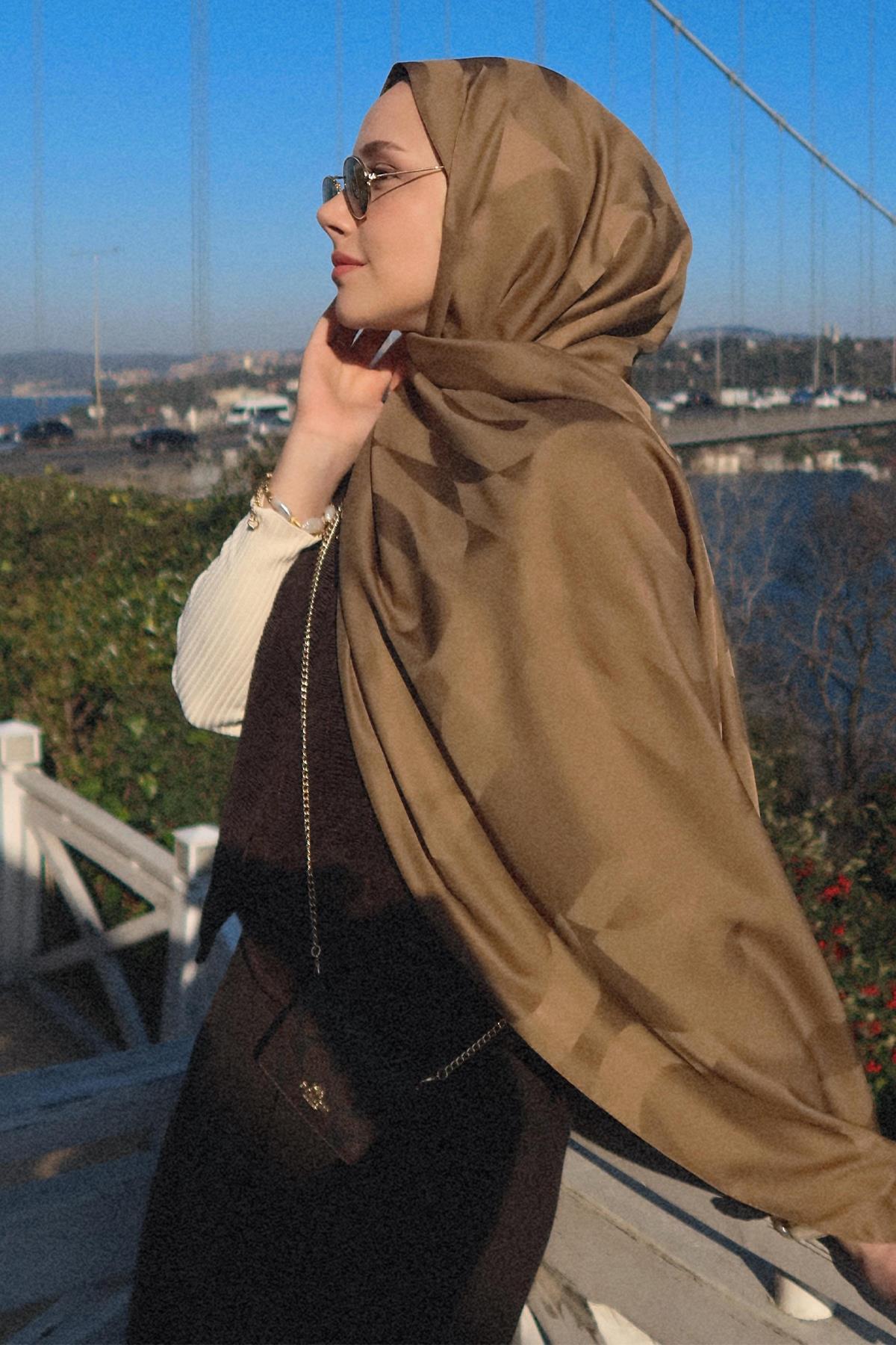 Feyza Hakyemezin Tercihi C Desen Monogram Pamuk İpek Şal Ceviz