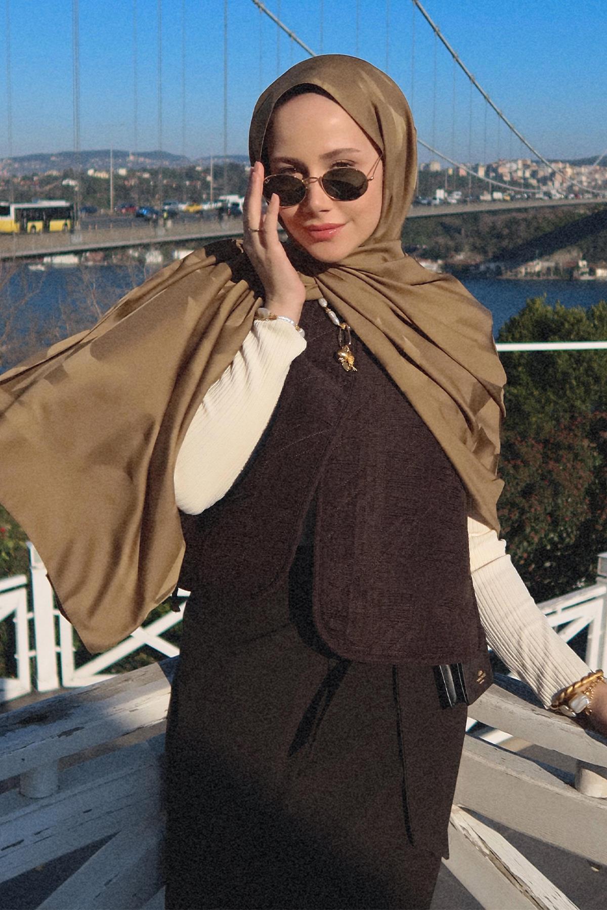 Feyza Hakyemezin Tercihi C Desen Monogram Pamuk İpek Şal Ceviz