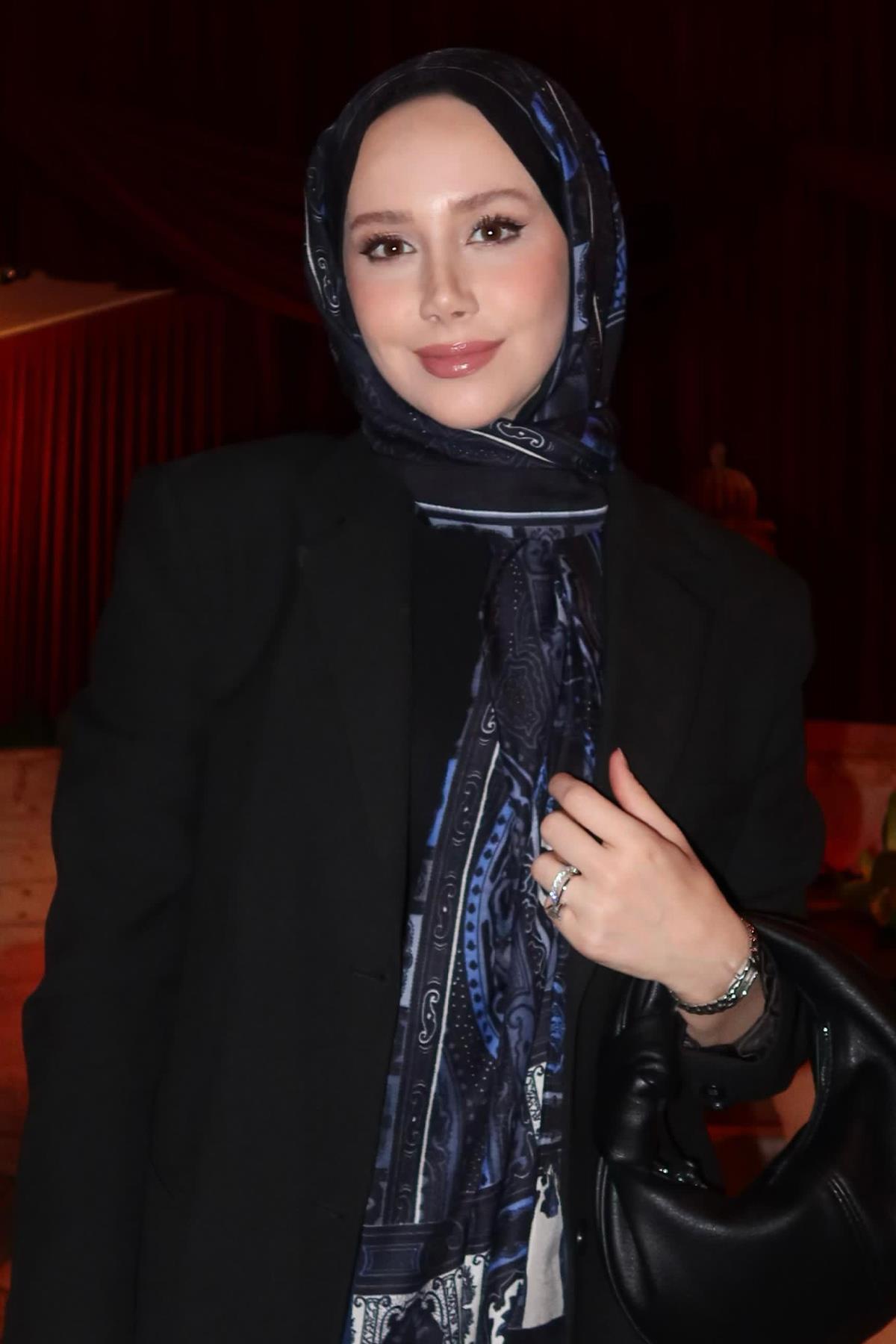 Feyza Hakyemezin Tercihi Deep İndigo Early İpek Şal