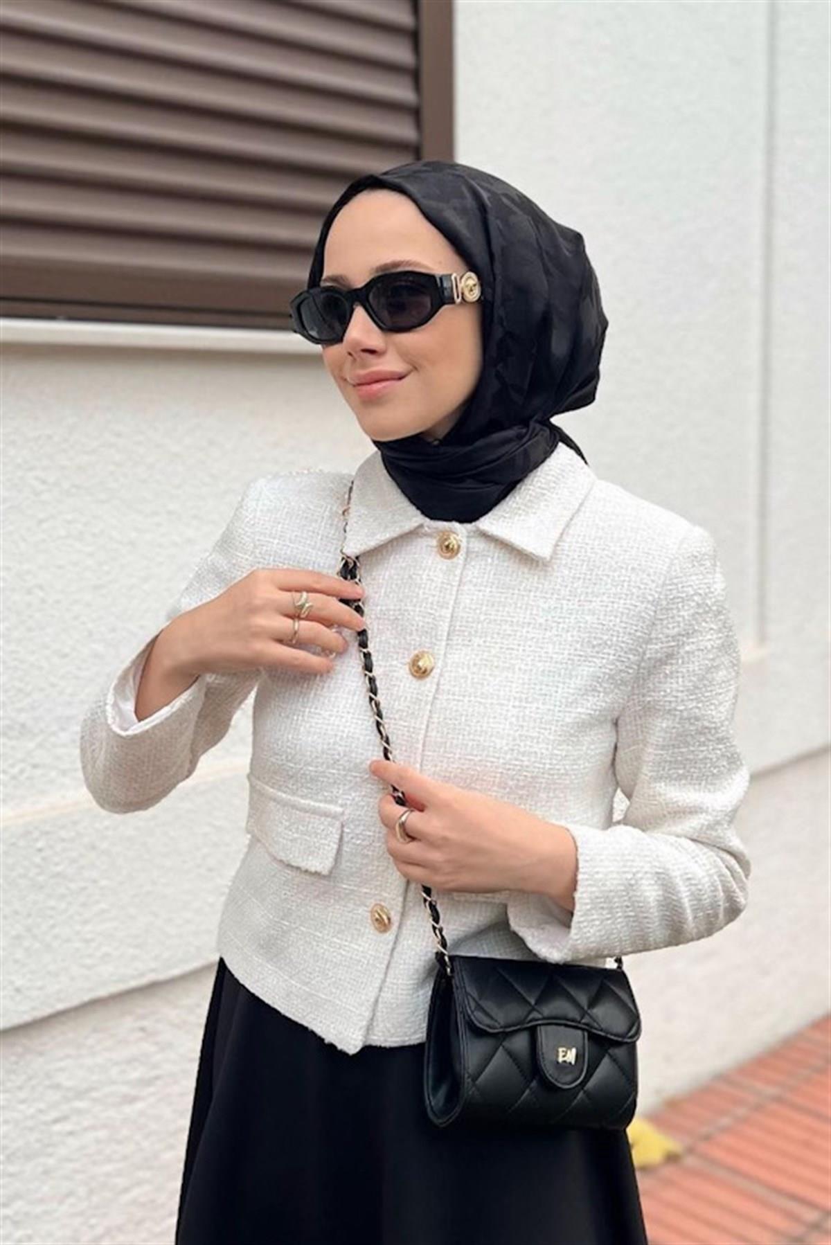 Feyza Hakyemezin Tercihi Kazayağı İtalyan Jakar İpekli Şal Siyah