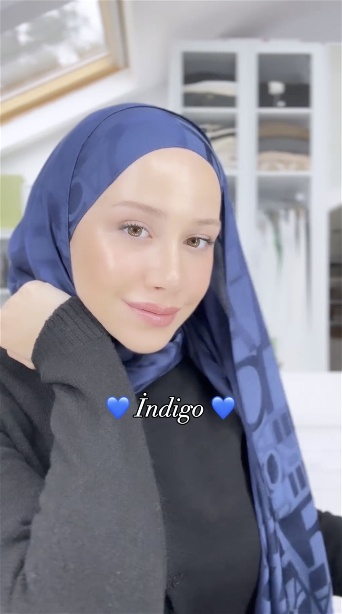 Feyzanın Tercihi Yazı Desen Jakar İtalyan İpekli Şal Lacivert