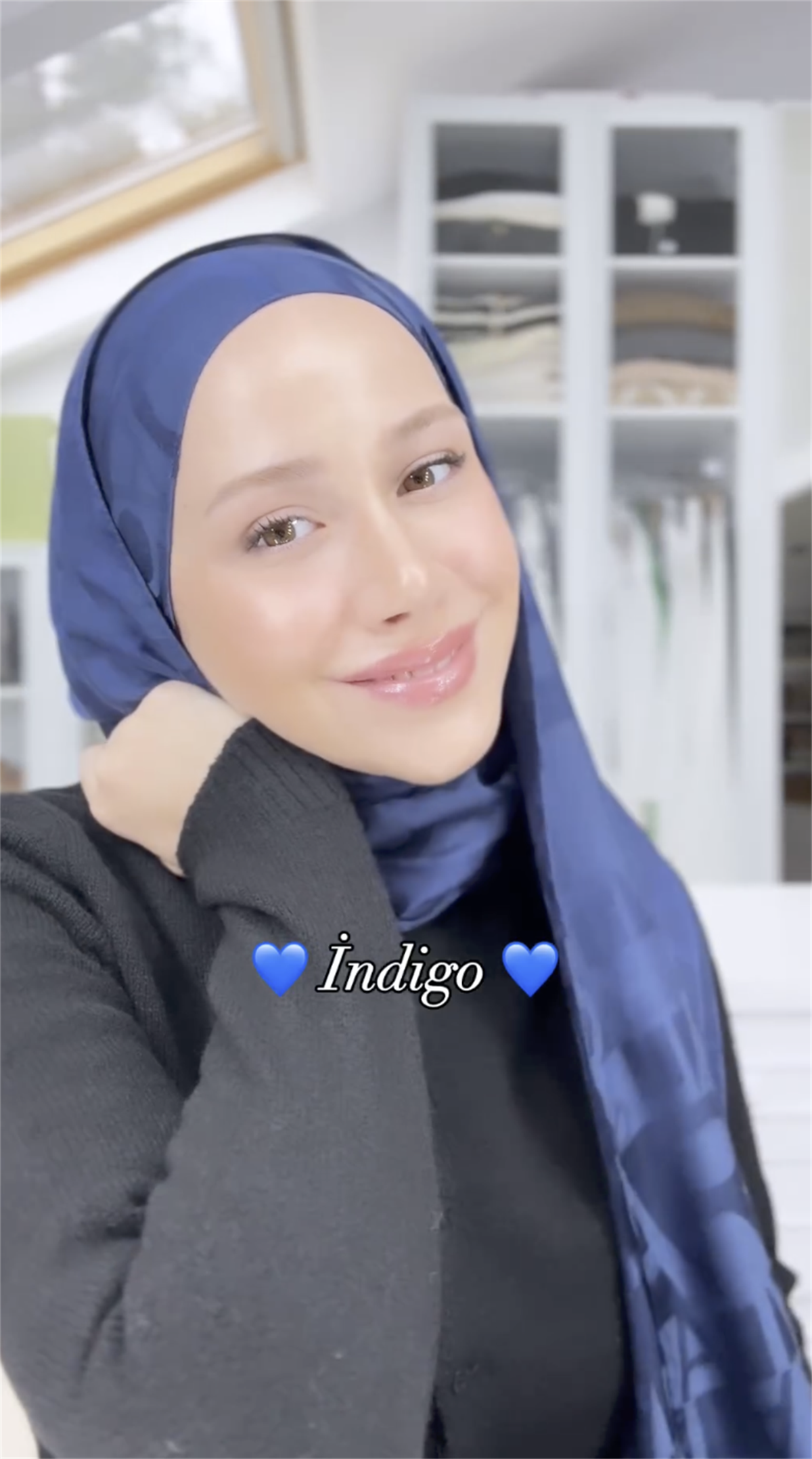 Feyzanın Tercihi Yazı Desen Jakar İtalyan İpekli Şal Lacivert