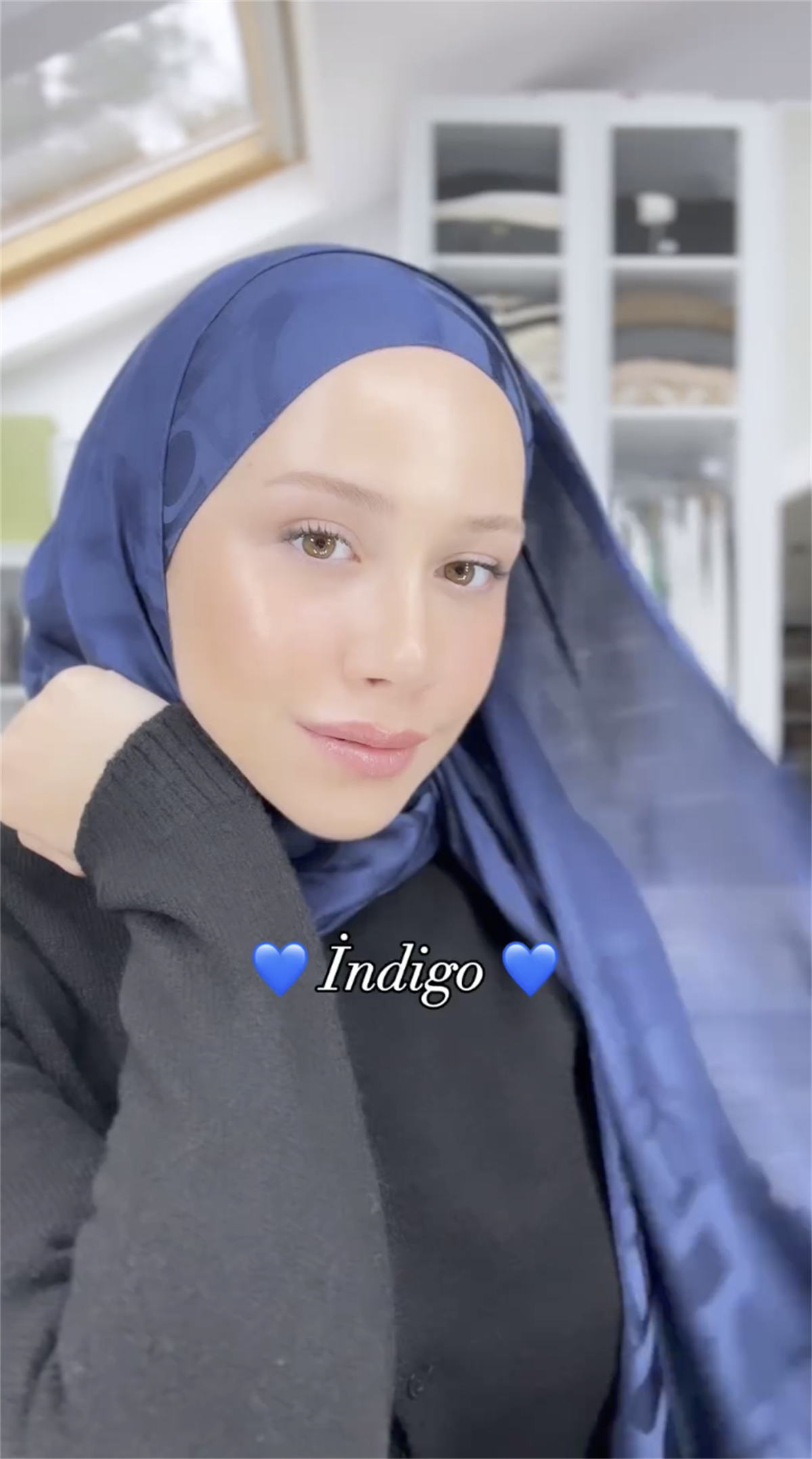 Feyzanın Tercihi Yazı Desen Jakar İtalyan İpekli Şal Lacivert