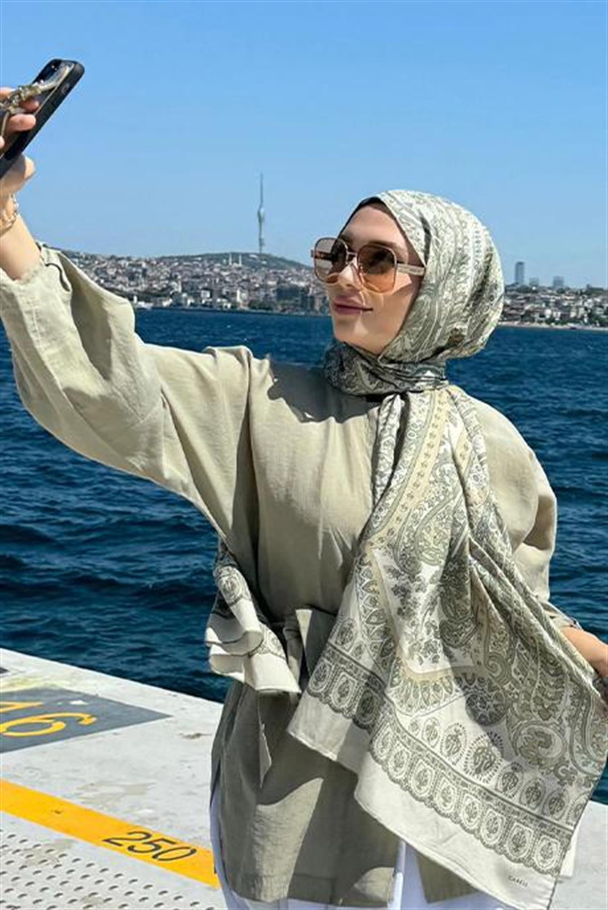 Güzide Mertcanın Tercihi Bliss Zeytin Yeşili Comfy İpek Şal