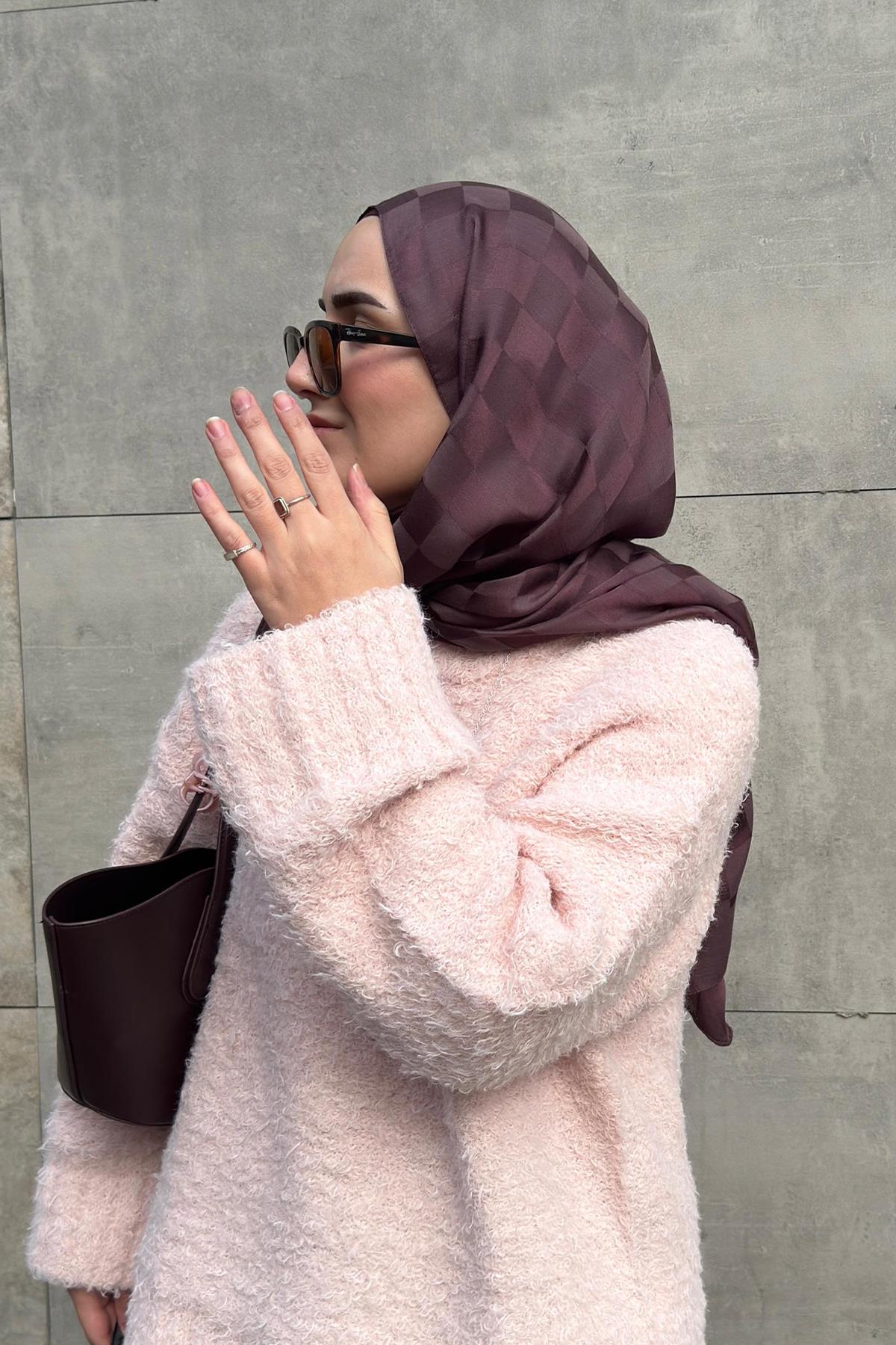 Hatice Metinin Tercihi Dama Jakar İtalyan İpekli Şal Koyu Gül Kurusu