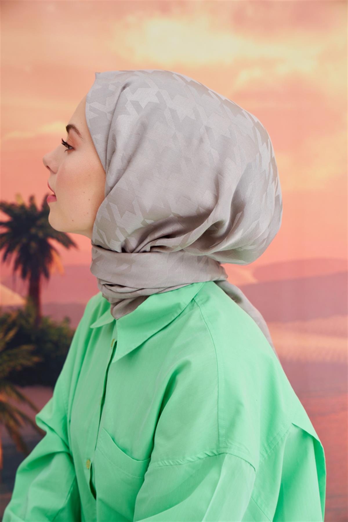 Kazayağı İtalyan Jakar İpekli Şal Füme