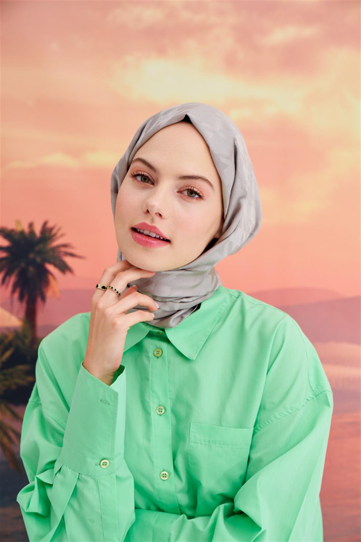 Kazayağı İtalyan Jakar İpekli Şal Füme