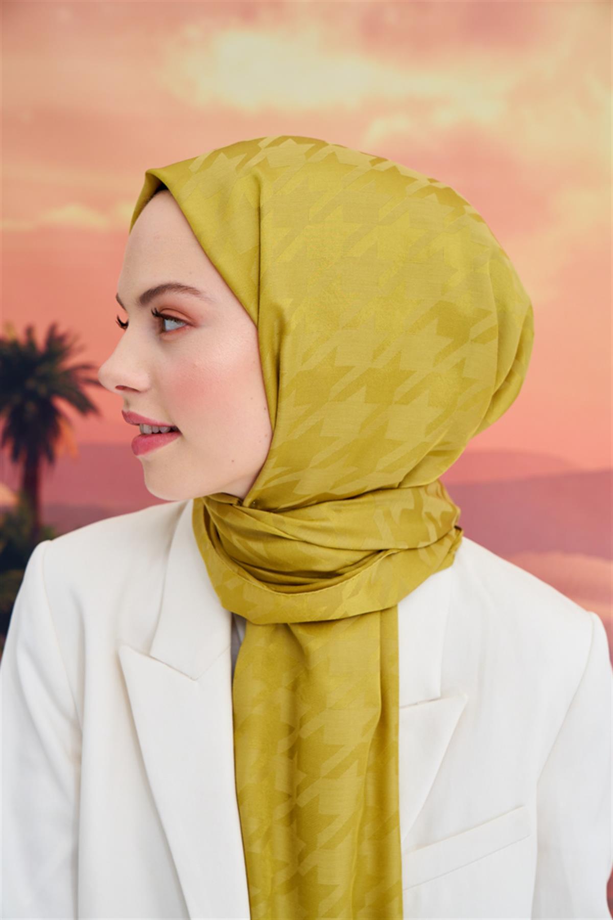 Kazayağı İtalyan Jakar İpekli Şal Hardal