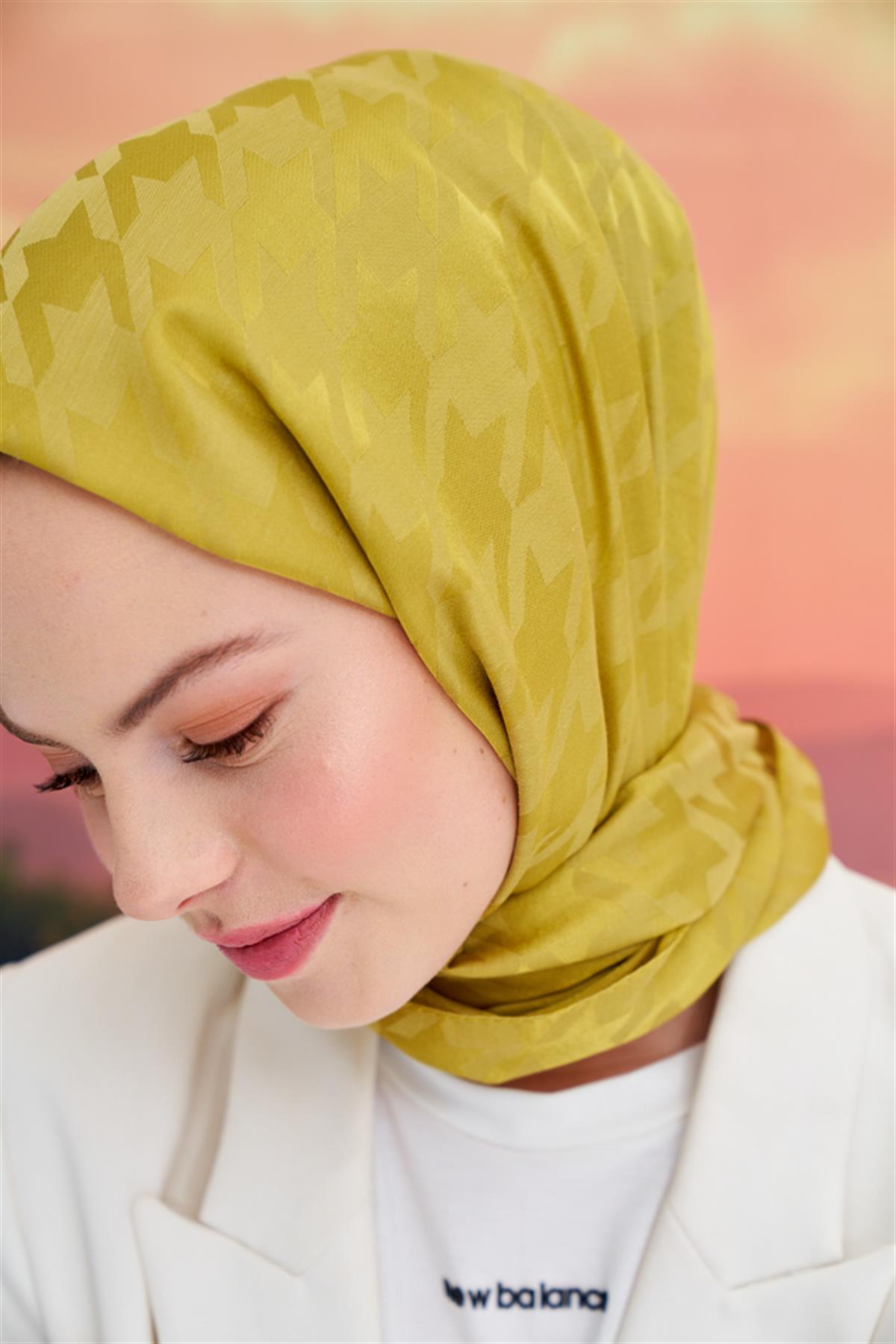 Kazayağı İtalyan Jakar İpekli Şal Hardal