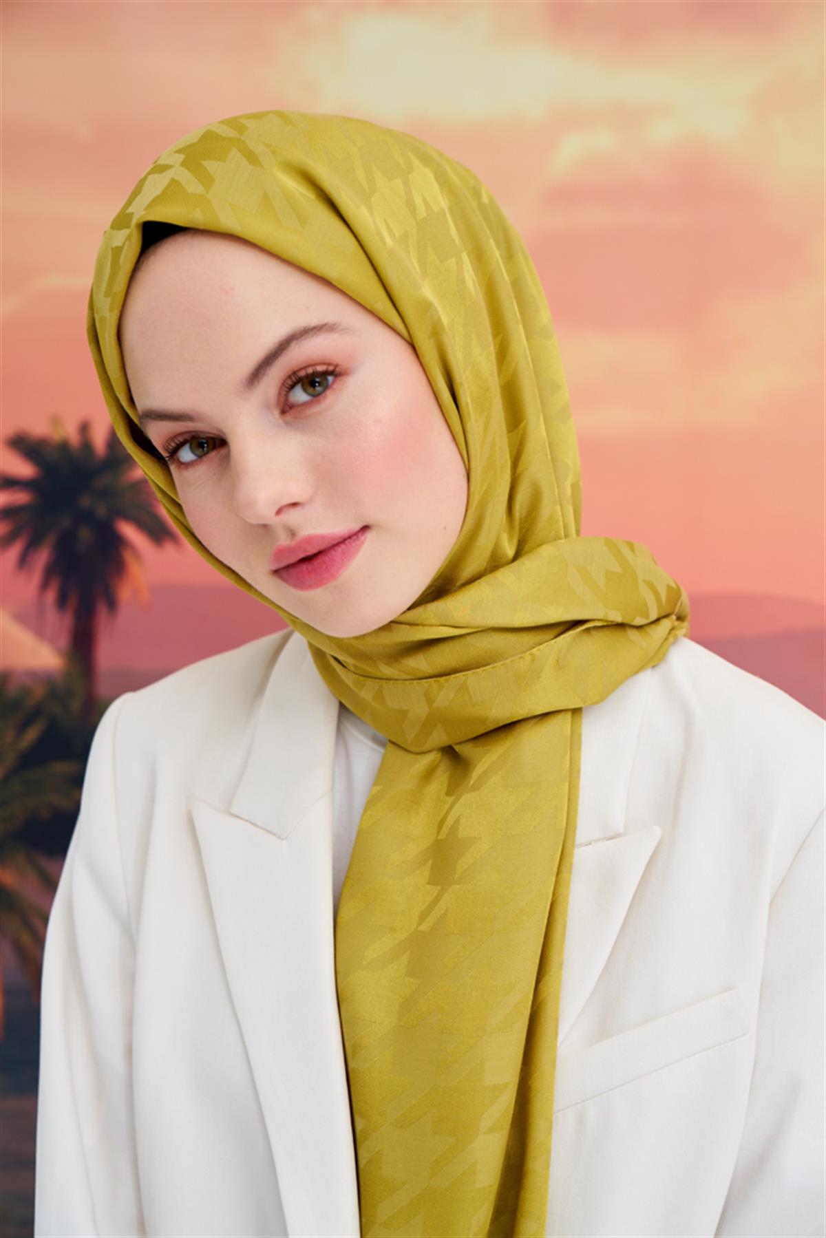 Kazayağı İtalyan Jakar İpekli Şal Hardal