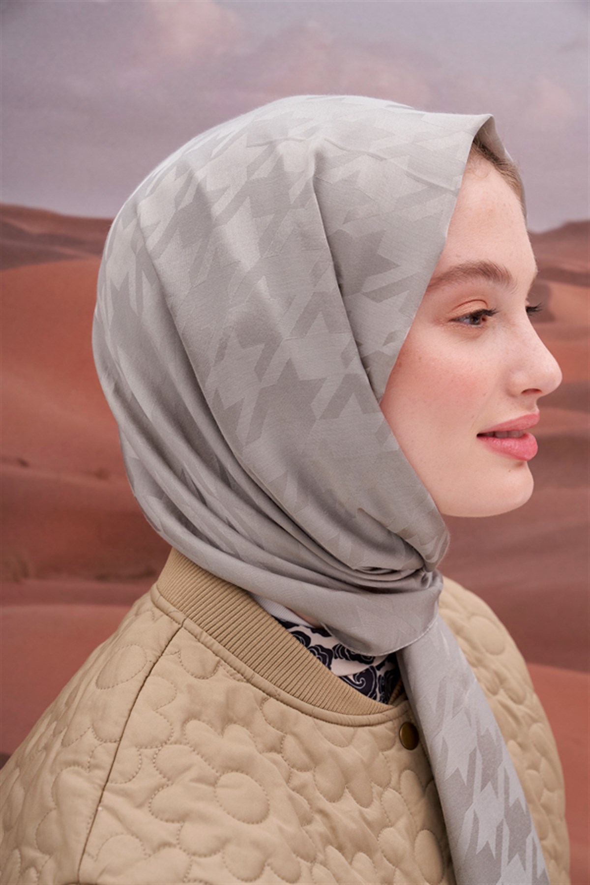 Kazayağı Jakar İtalyan İpekli Şal Açık Gri