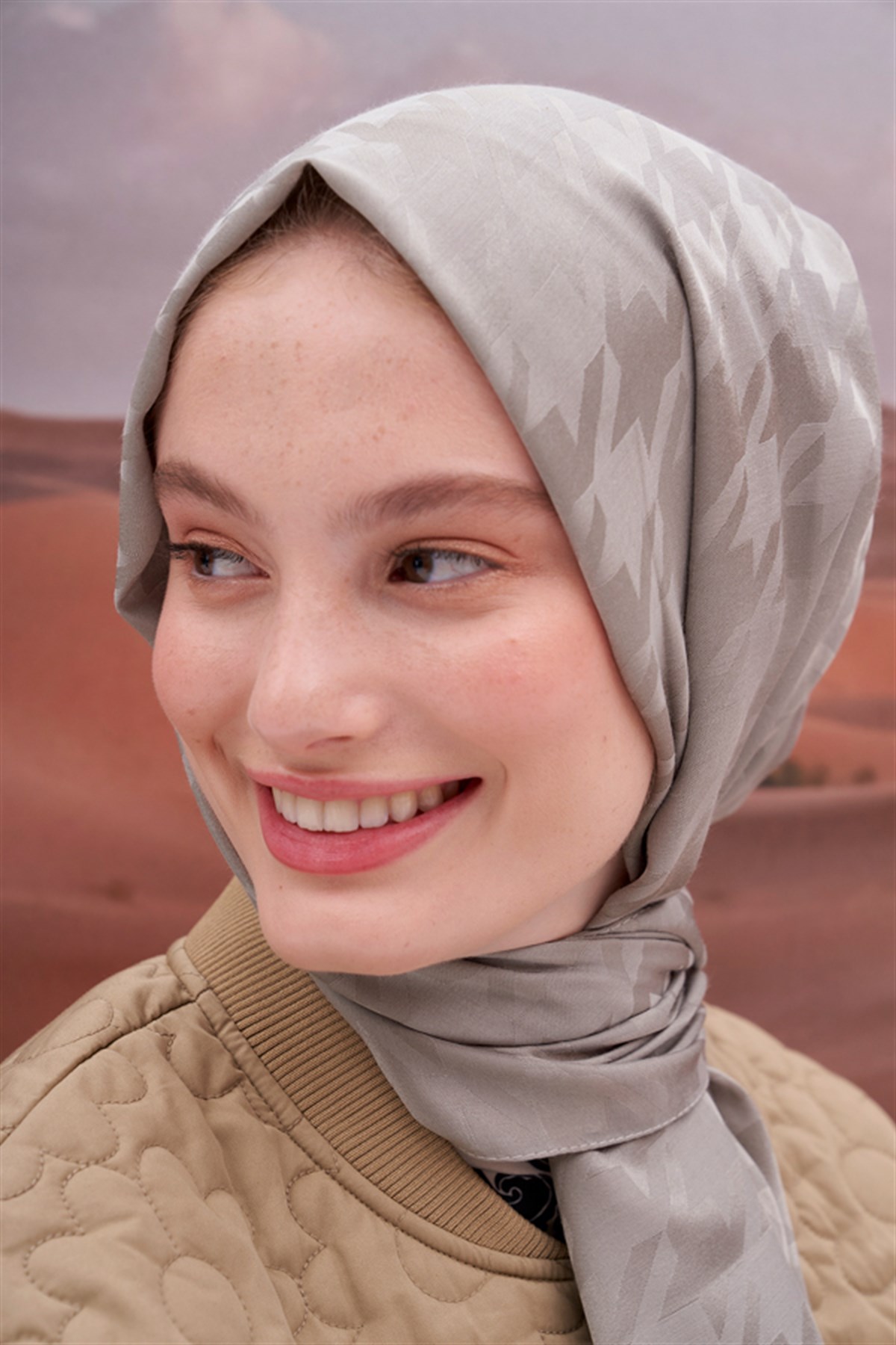 Kazayağı Jakar İtalyan İpekli Şal Açık Gri