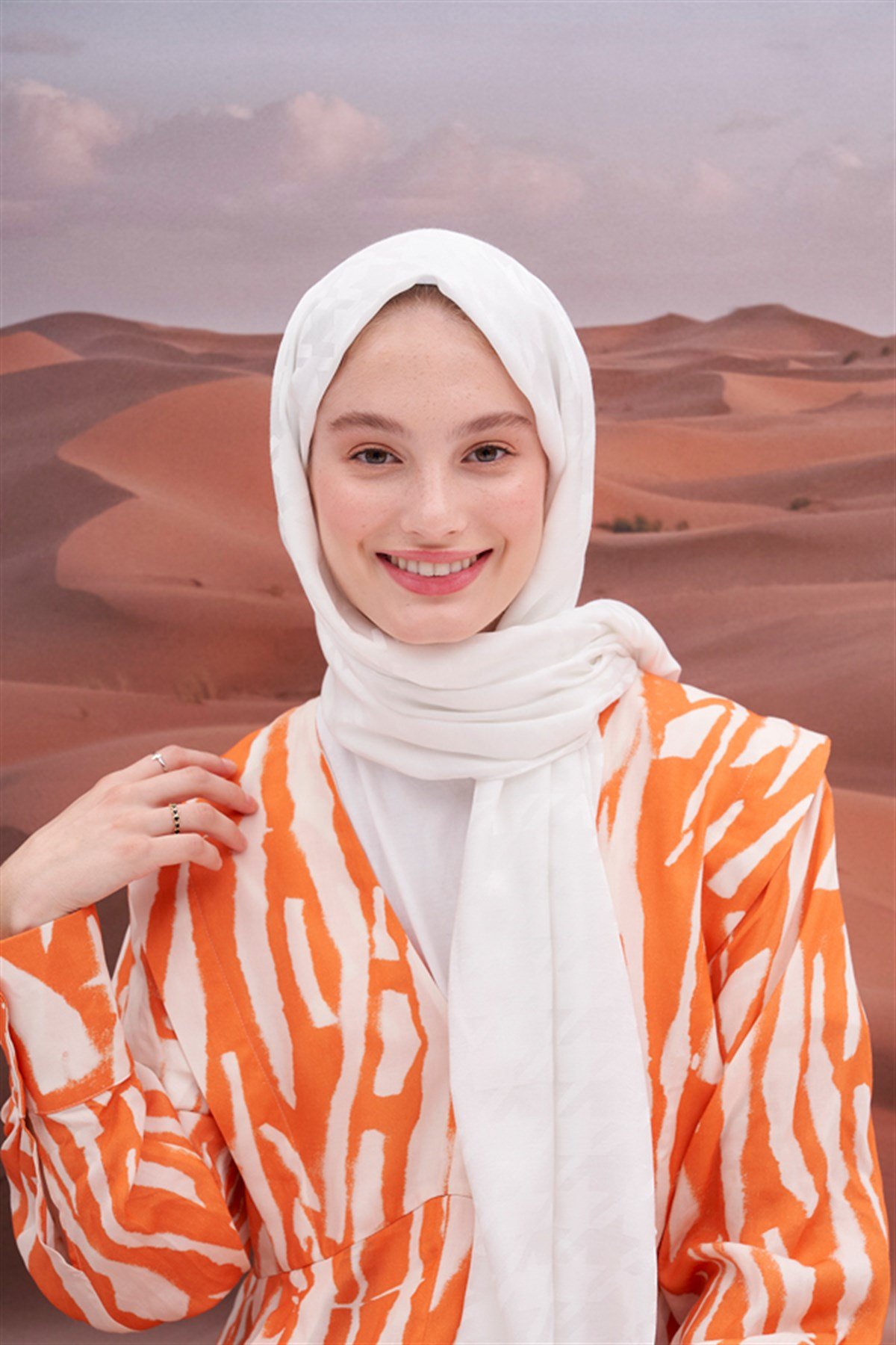 Kazayağı Jakar İtalyan İpekli Şal Ekru