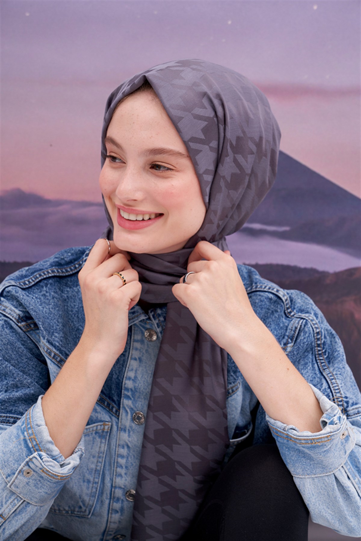 Kazayağı Jakar İtalyan İpekli Şal Gri