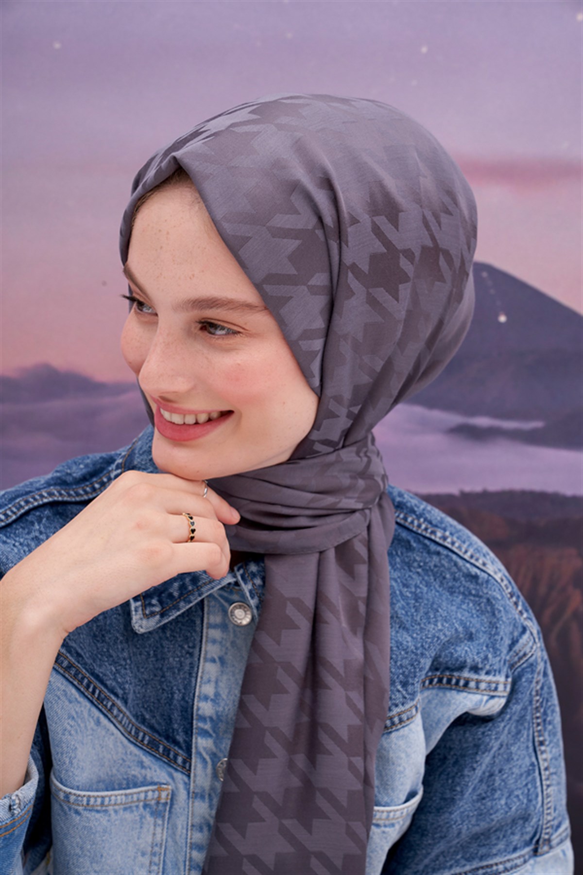 Kazayağı Jakar İtalyan İpekli Şal Gri