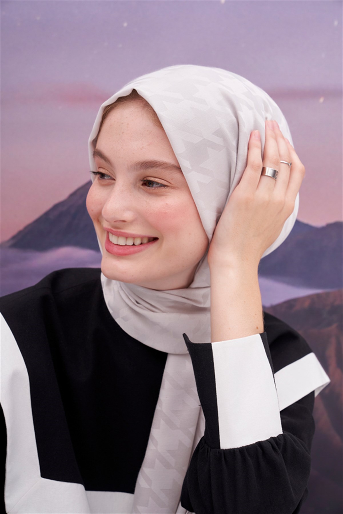 Kazayağı Jakar İtalyan İpekli Şal Gümüş