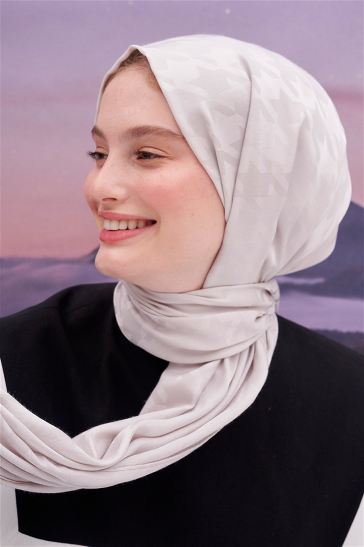 Kazayağı Jakar İtalyan İpekli Şal Gümüş