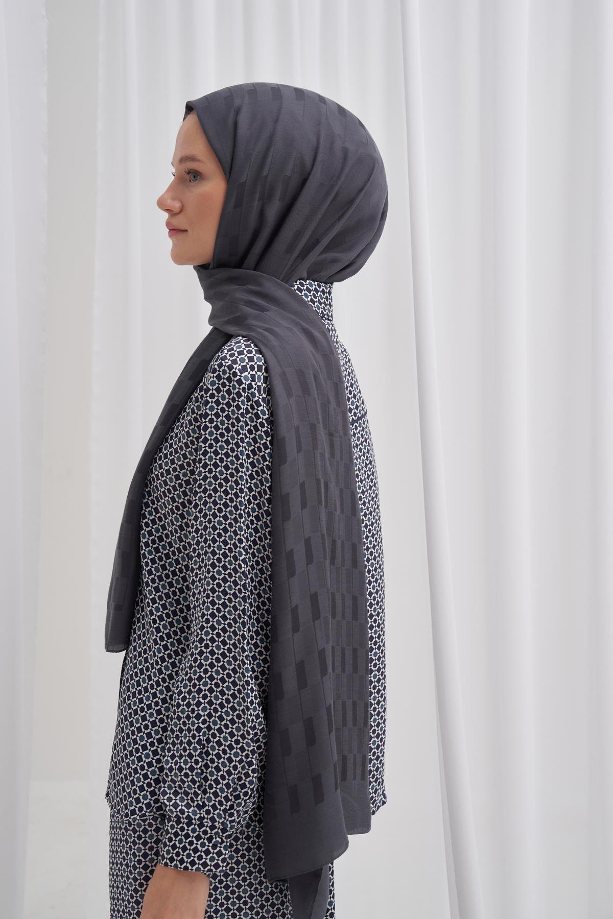 Küpçizgi Jakar İtalyan İpekli Şal Antrasit