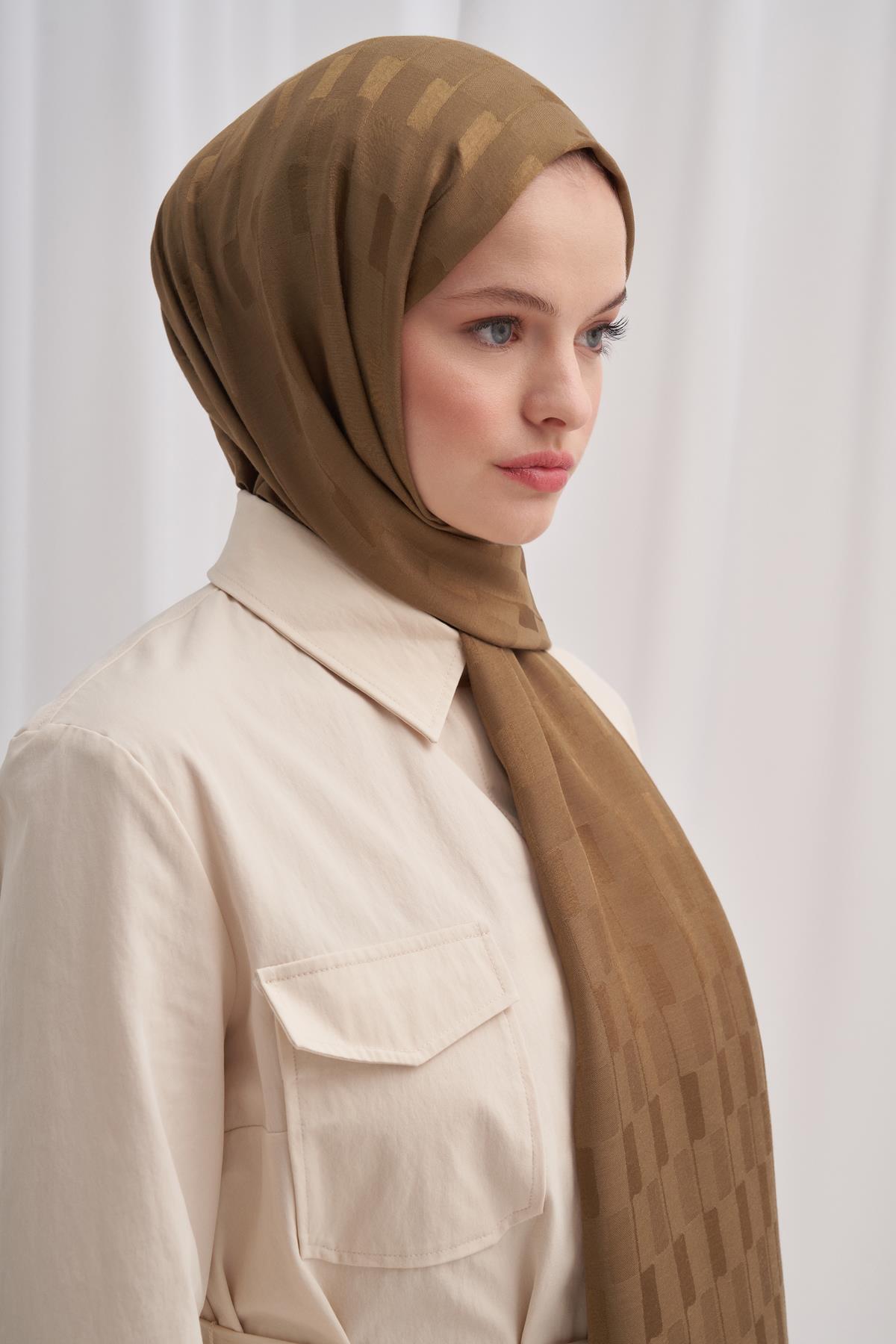 Küpçizgi Jakar İtalyan İpekli Şal Ceviz