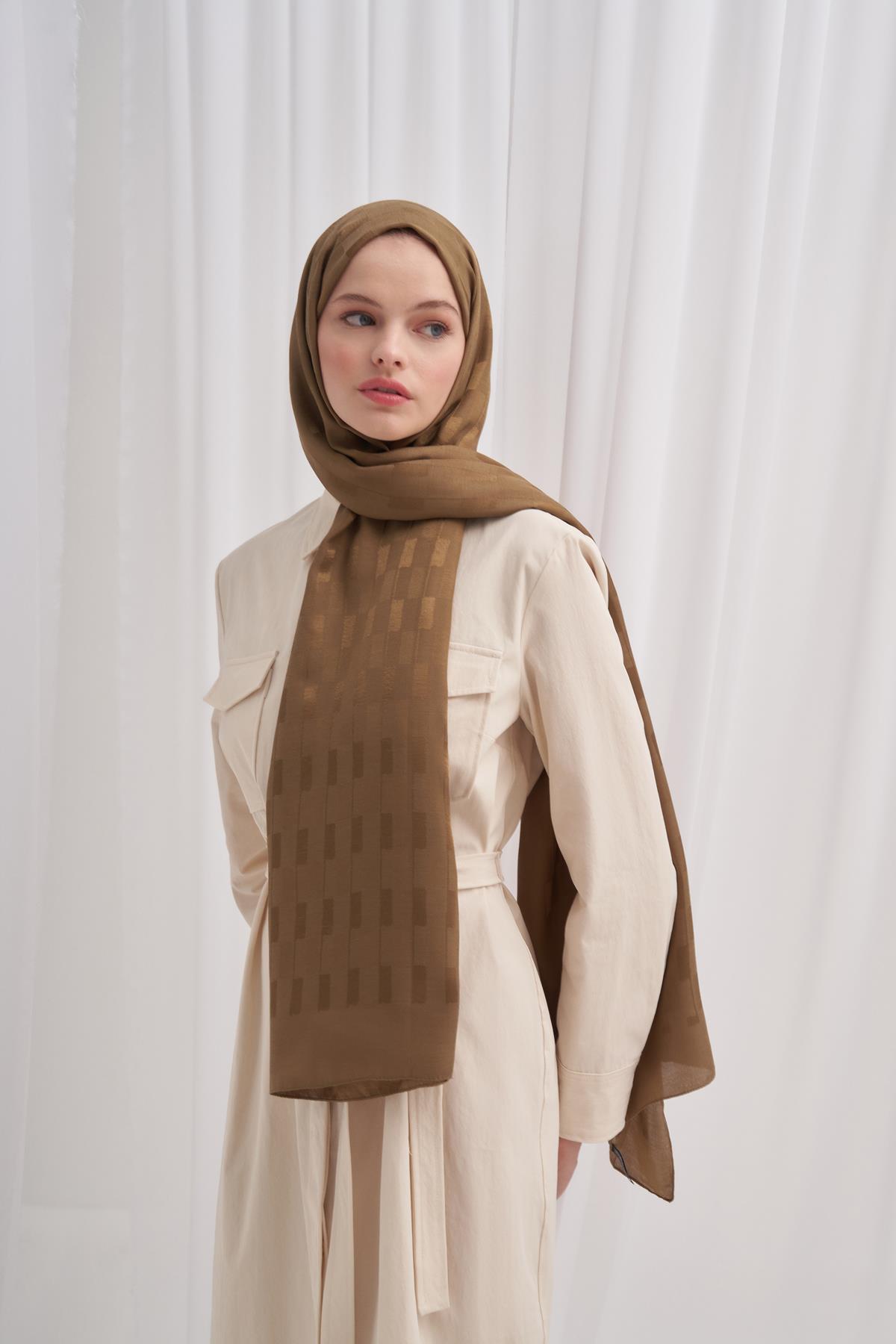 Küpçizgi Jakar İtalyan İpekli Şal Ceviz