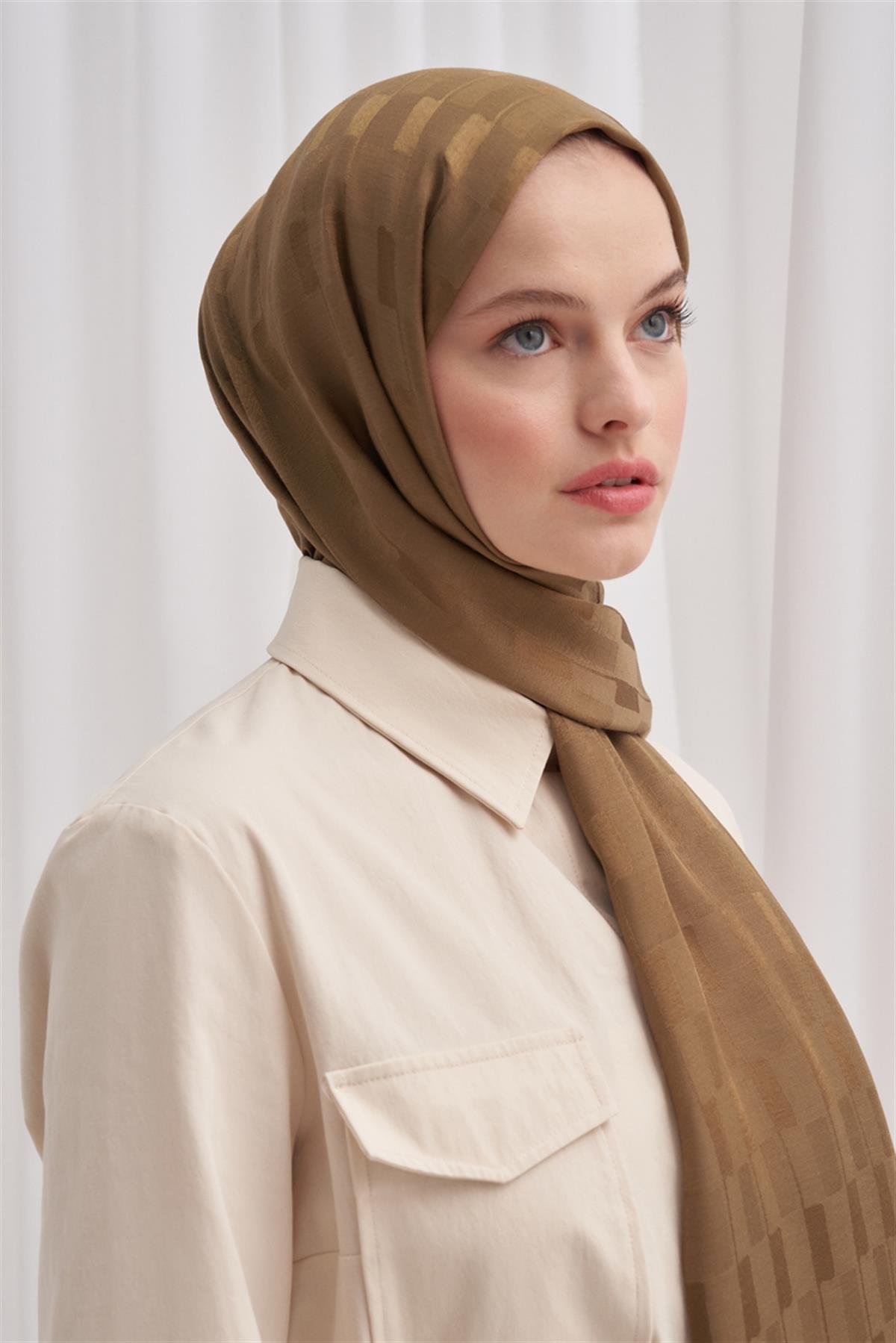 Küpçizgi Jakar İtalyan İpekli Şal Ceviz