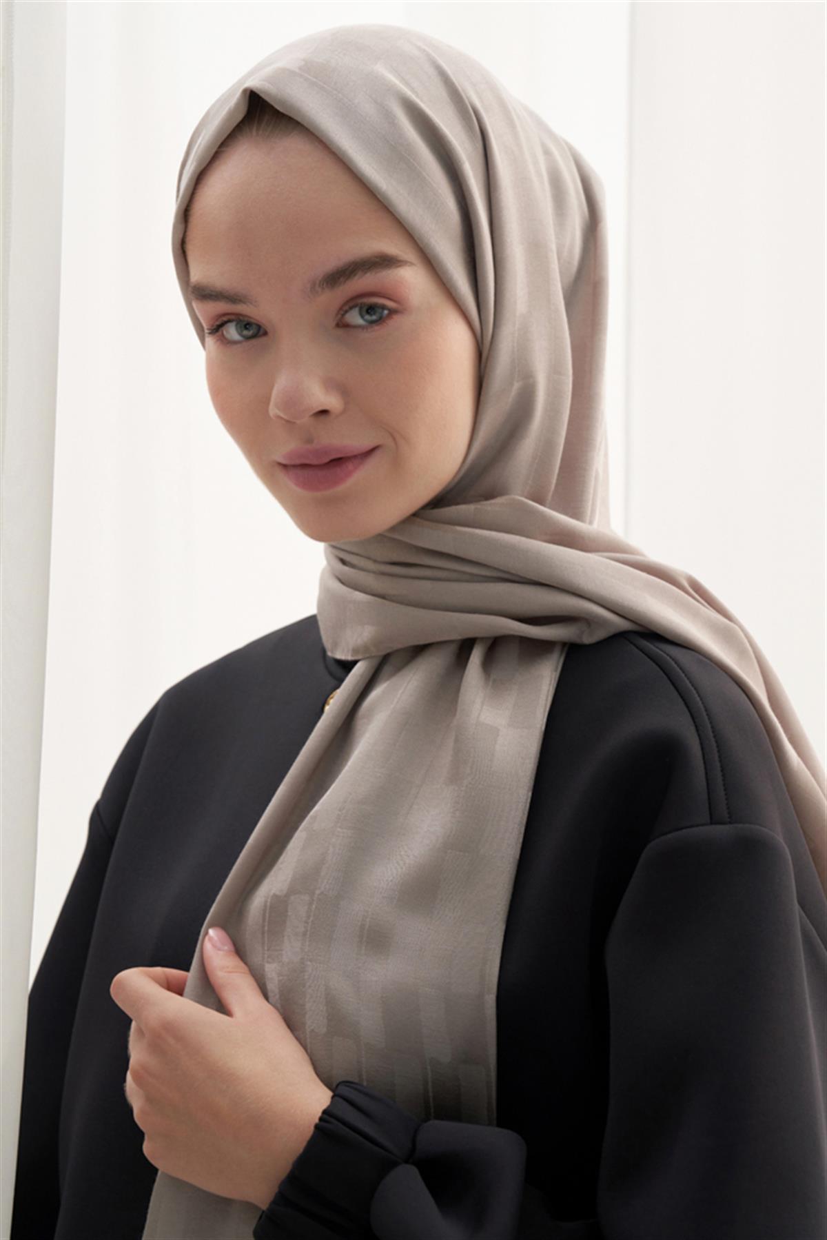 Küpçizgi Jakar İtalyan İpekli Şal Füme