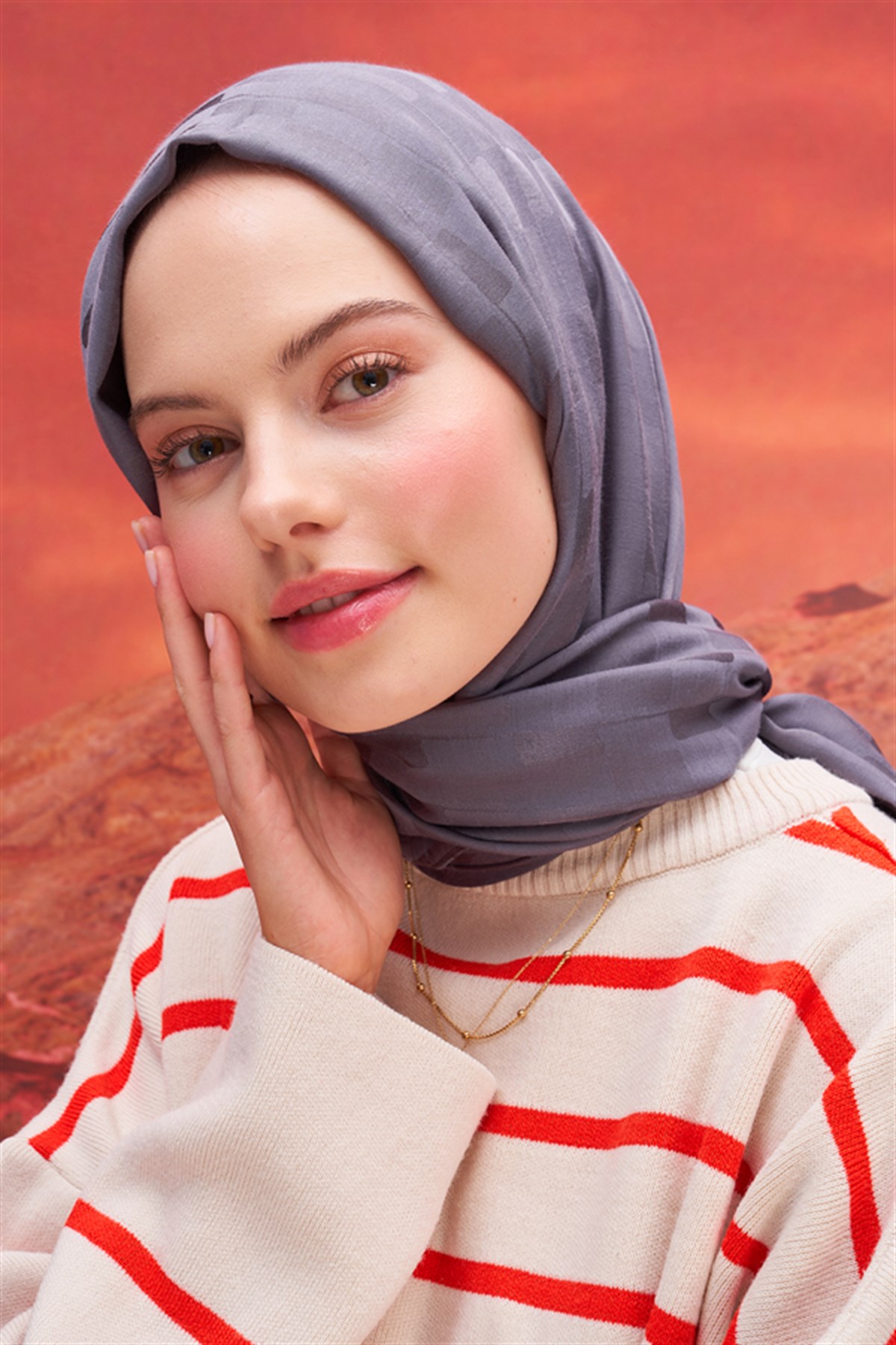 Küpçizgi Jakar İtalyan İpekli Şal Gri