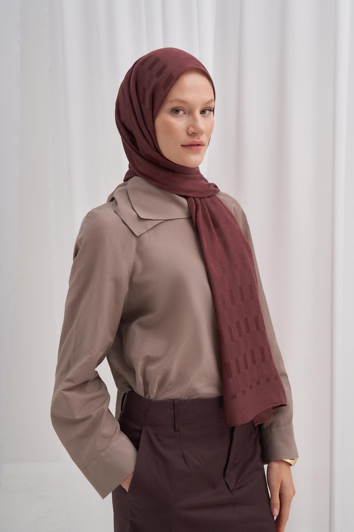 Küpçizgi Jakar İtalyan İpekli Şal Kızıl Kahve