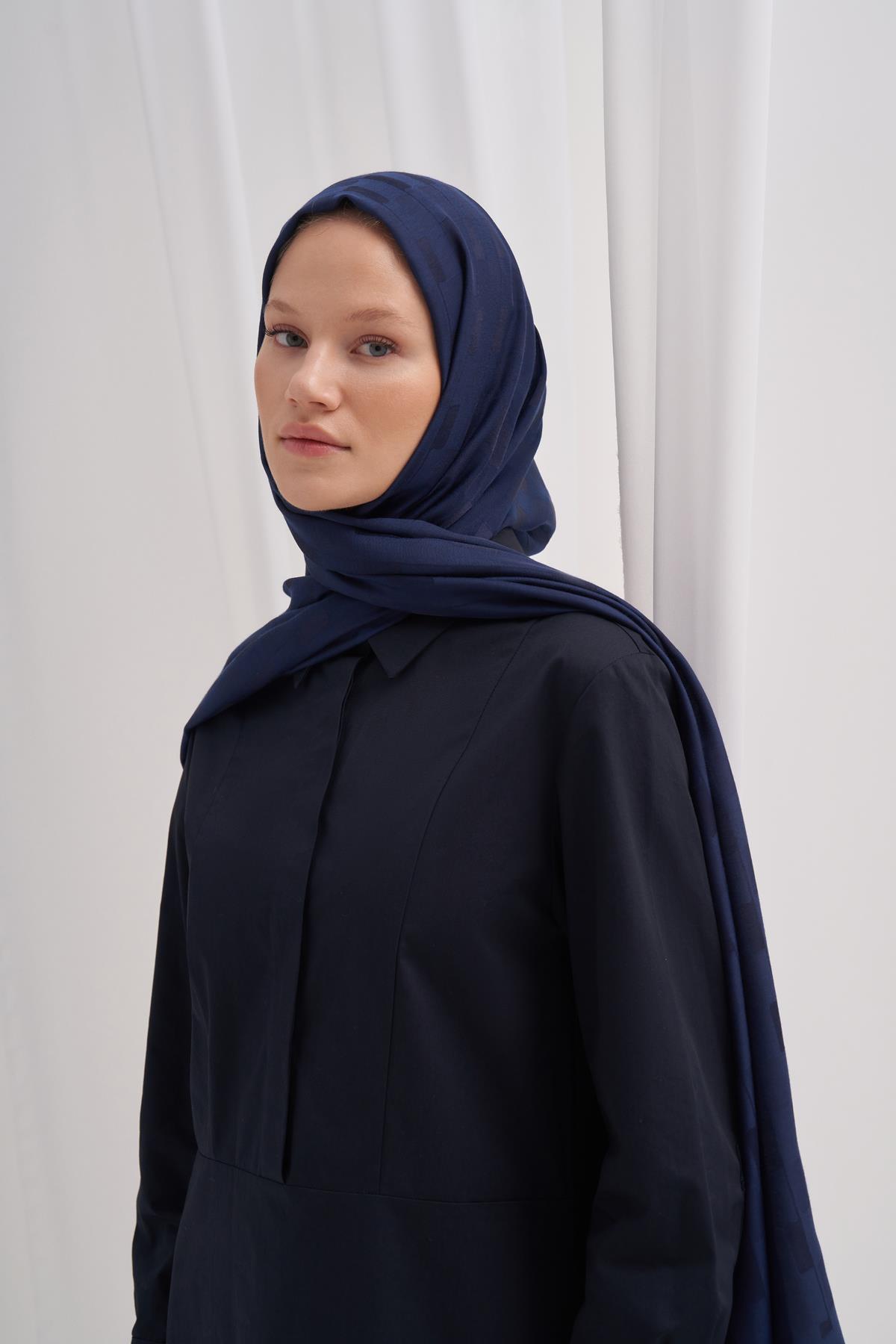 Küpçizgi Jakar İtalyan İpekli Şal Koyu Lacivert