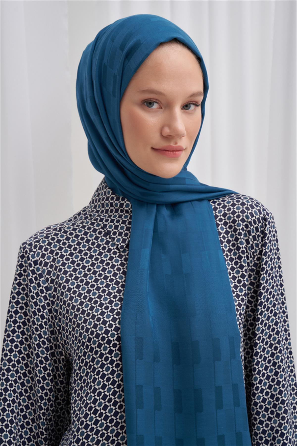 Küpçizgi Jakar İtalyan İpekli Şal Petrol Mavisi