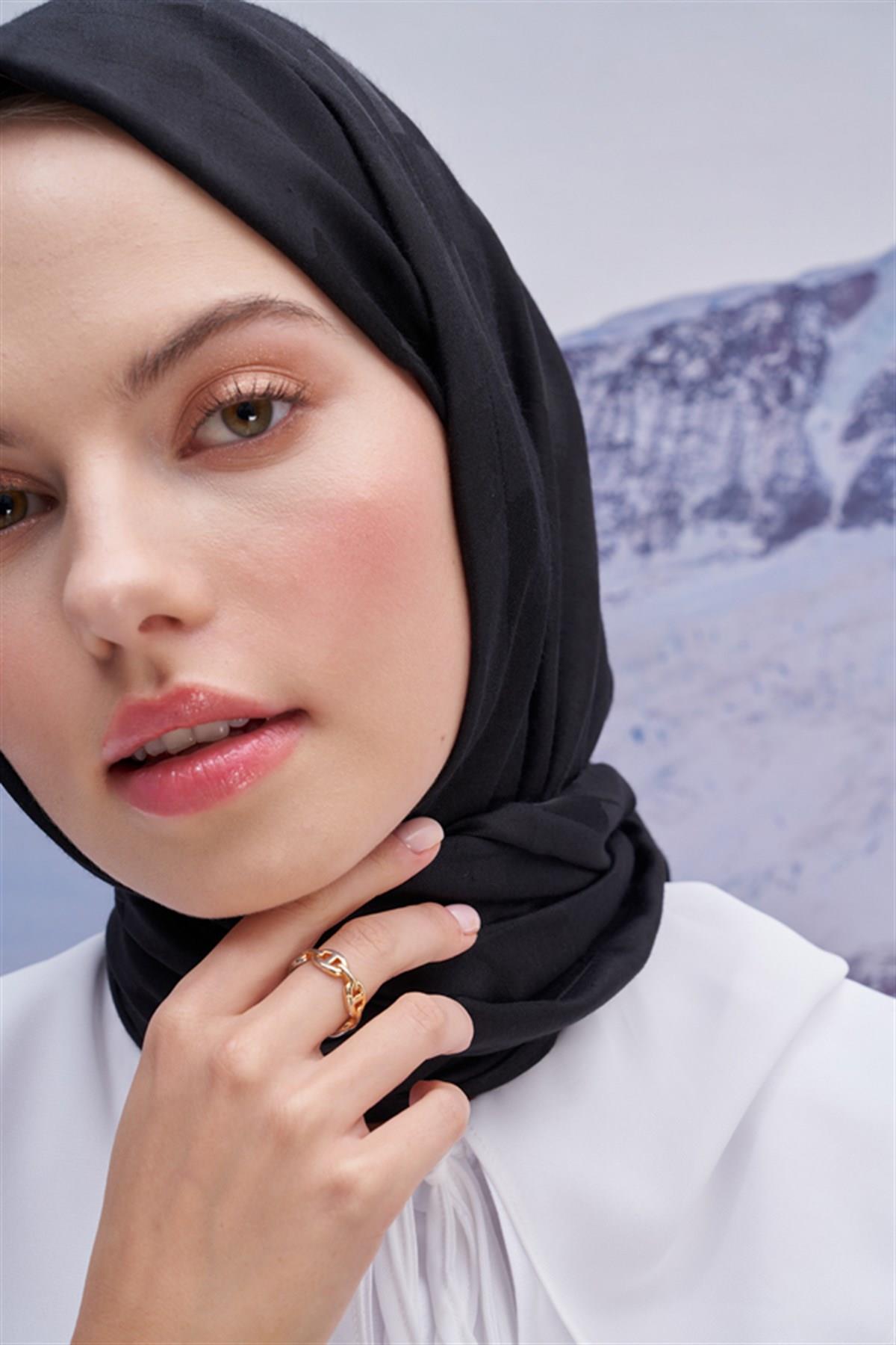 Küpçizgi Jakar İtalyan İpekli Şal Siyah