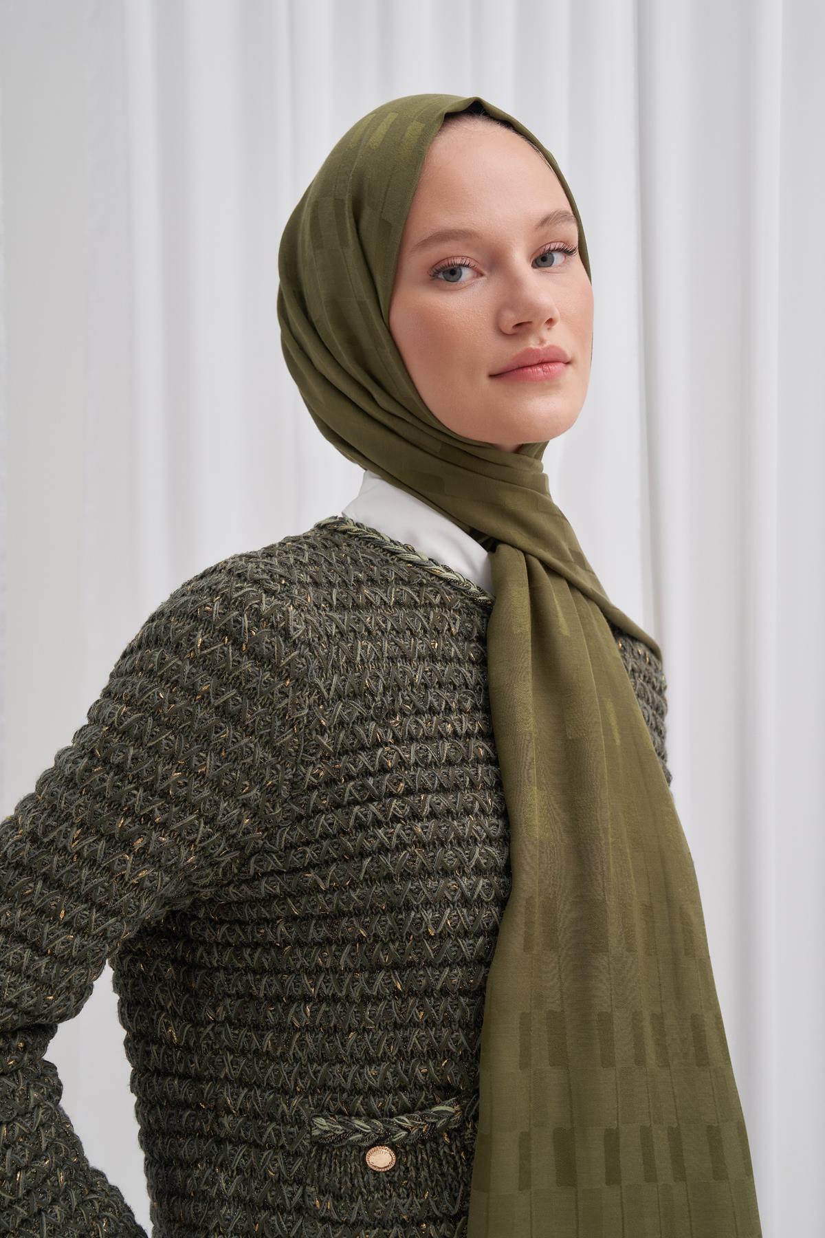 Küpçizgi Jakar İtalyan İpekli Şal Zeytin Yeşili