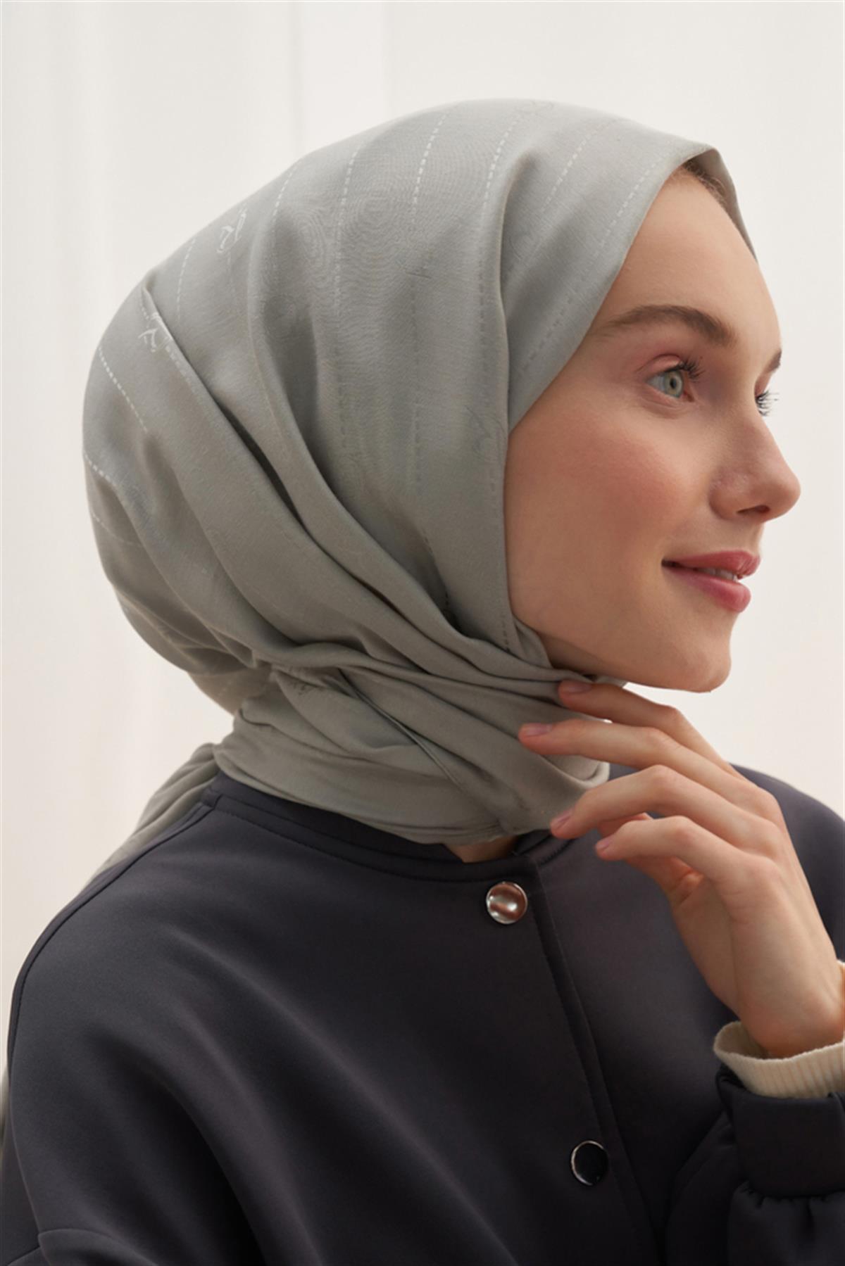 Monogram Jakar İtalyan İpekli Şal Açık Gri