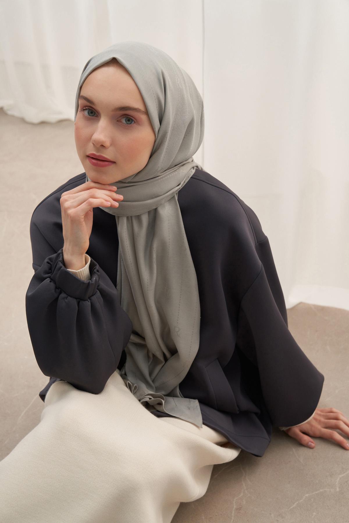 Monogram Jakar İtalyan İpekli Şal Açık Gri