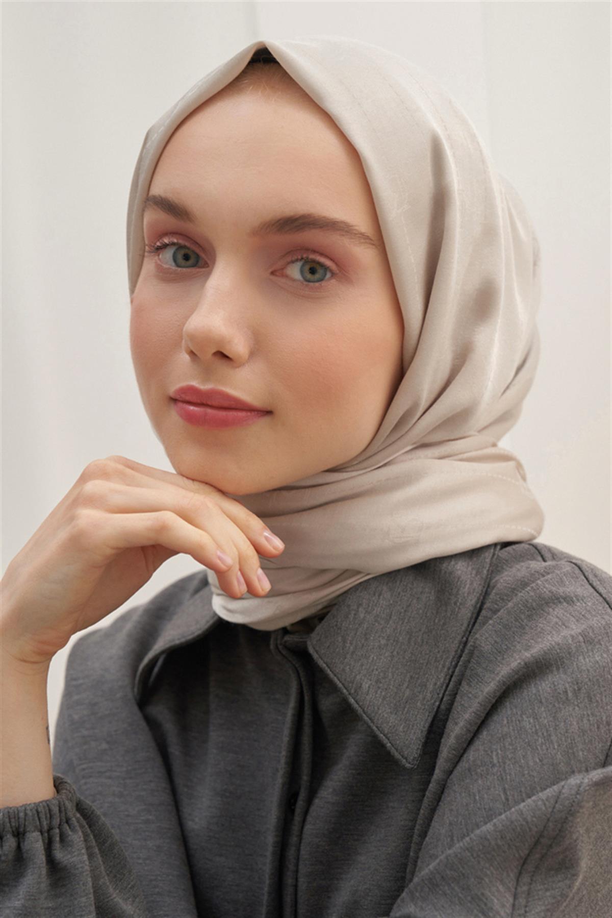 Monogram Jakar İtalyan İpekli Şal Camel