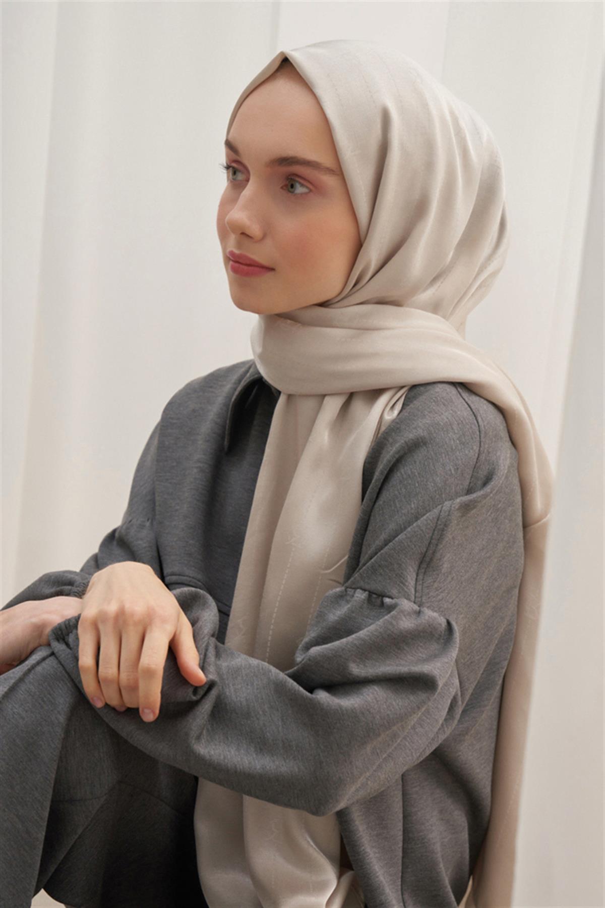 Monogram Jakar İtalyan İpekli Şal Camel