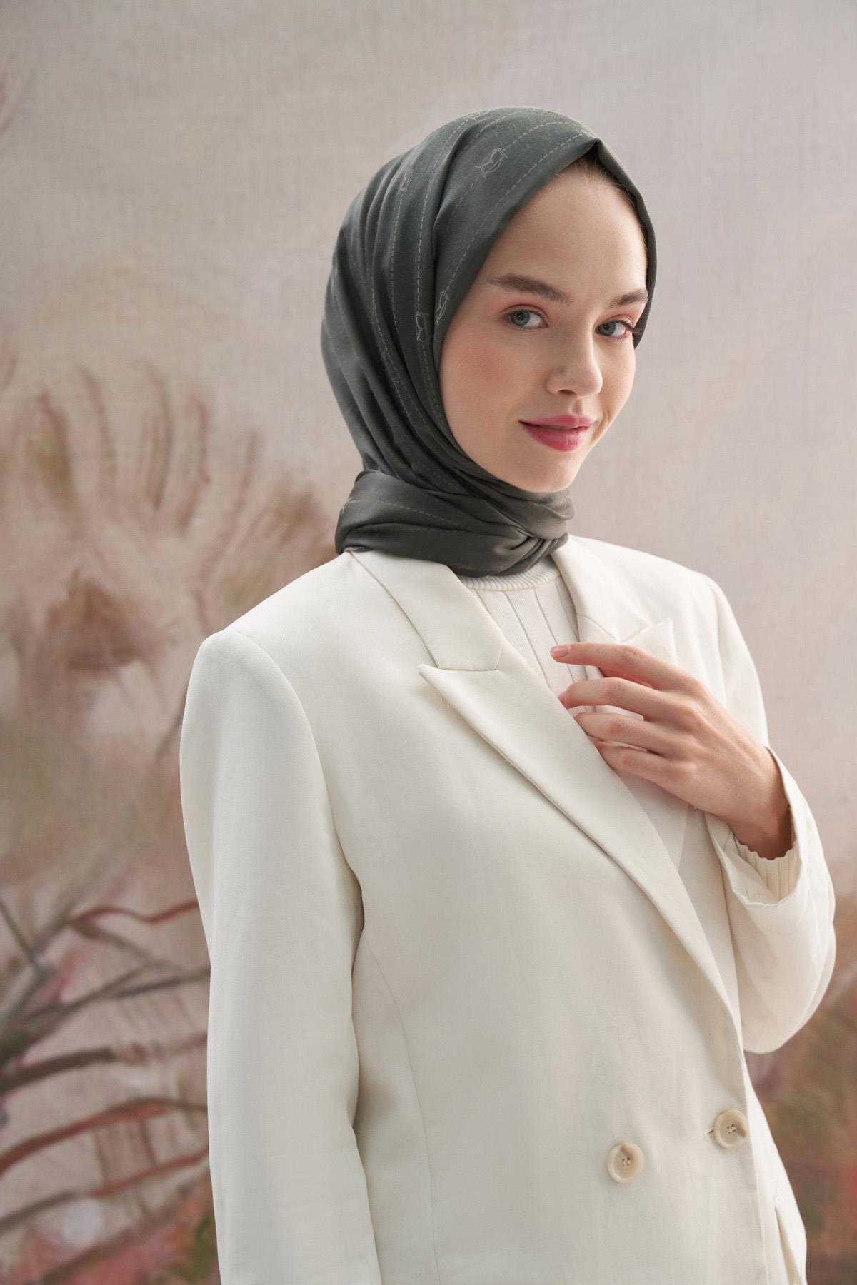 Monogram Jakar İtalyan İpekli Şal Haki